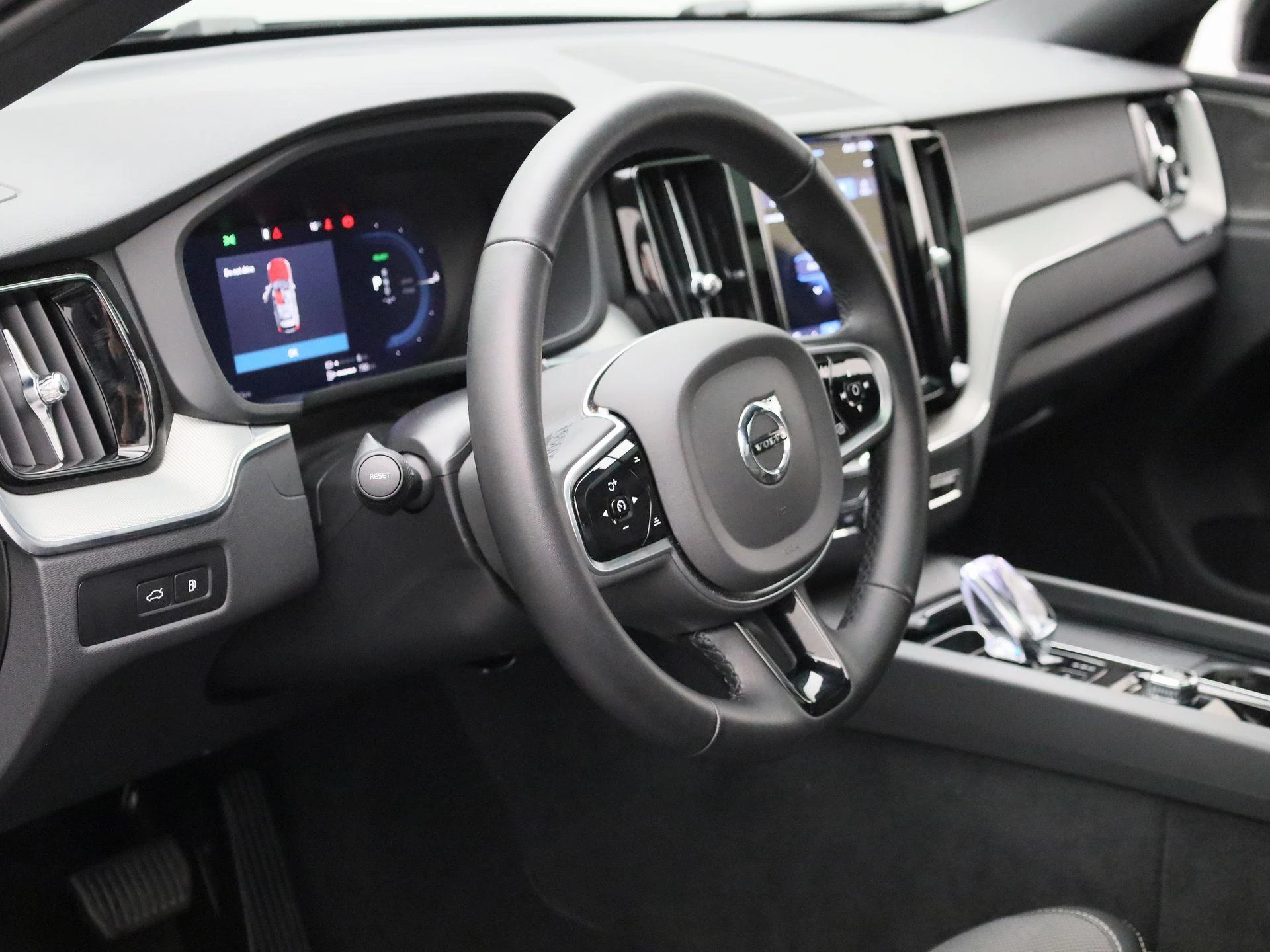 Volvo XC60 2.0 T6 Plug-in hybrid AWD Plus Dark