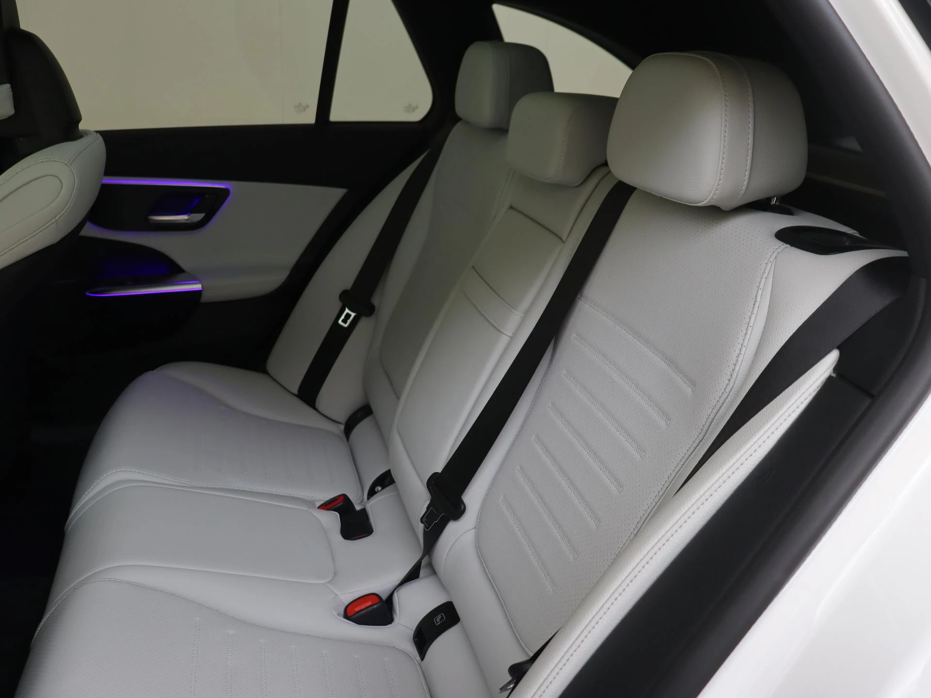 Mercedes-Benz-C-Klasse-image-15