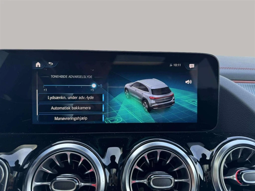 Mercedes-Benz-EQA-image-18