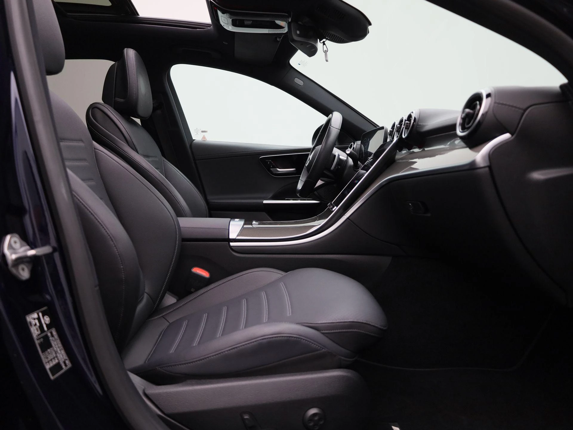 Mercedes-Benz-C-Klasse-image-49