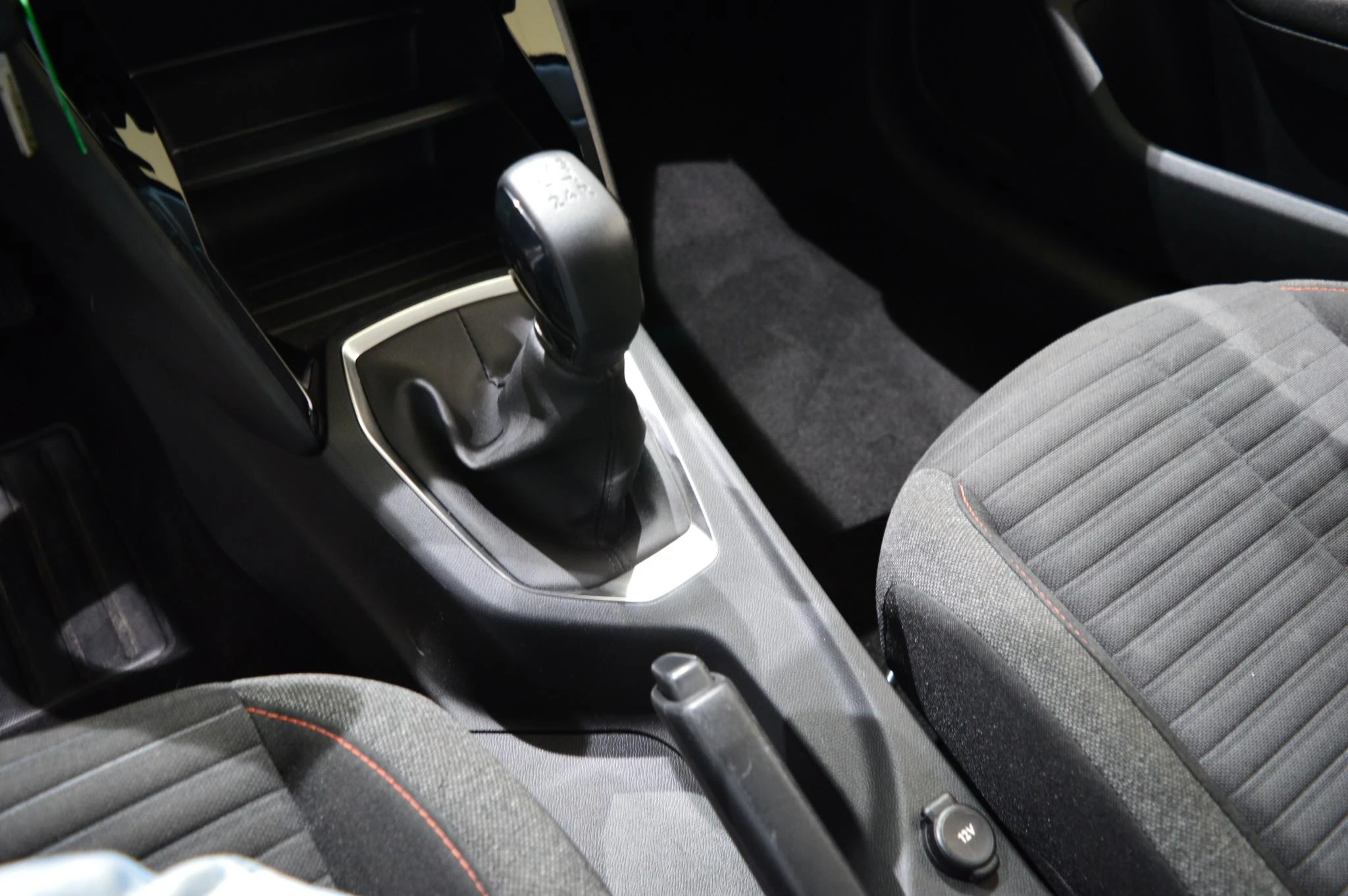 Peugeot-208-image-13