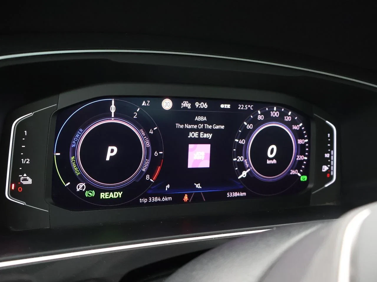 Volkswagen-Tiguan-image-10
