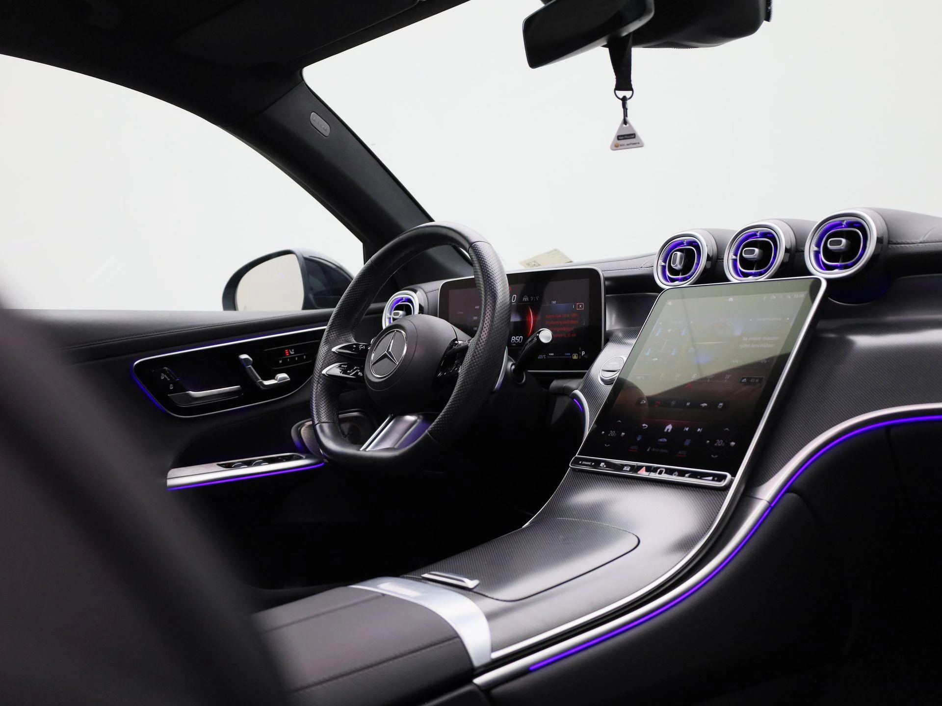 Mercedes-Benz GLC 220 d 4MATIC AMG Line Coupé + AIRMATIC + LEDER + PANO + BURMESTER + DIG. LIGHT