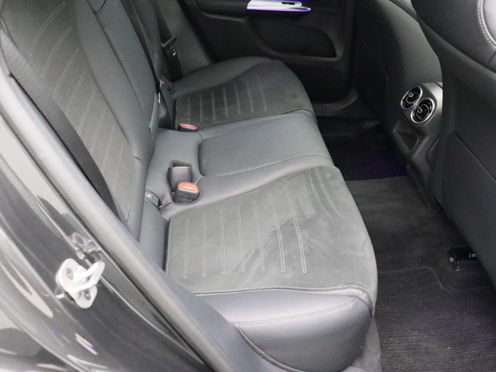 Mercedes-Benz GLC 300 e Coupé AMG Line + PANORAMISCH DAK + DIGITAL LIGHT + NIGHTPAKKET +