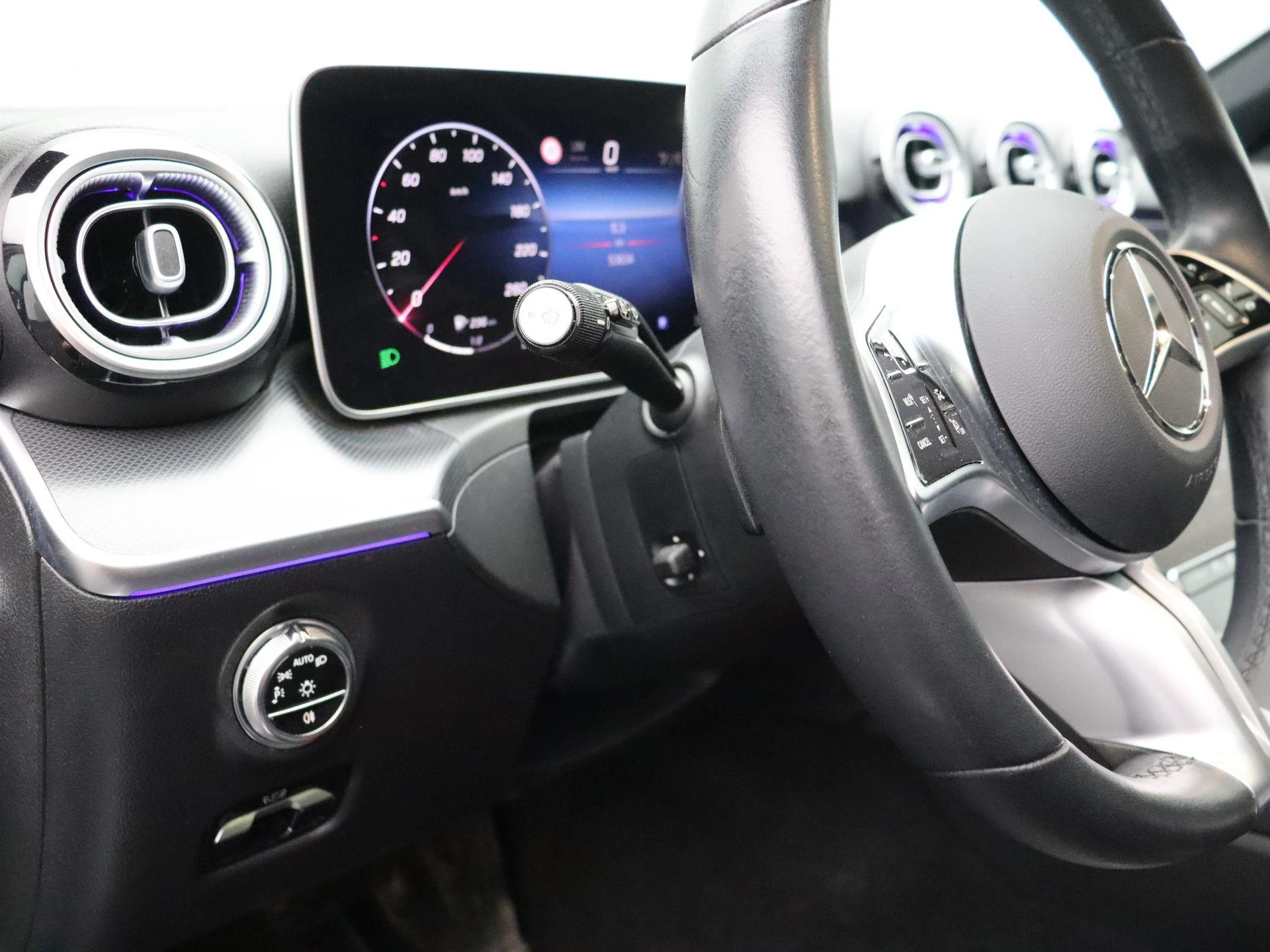 Mercedes-Benz-Classe C-image-8