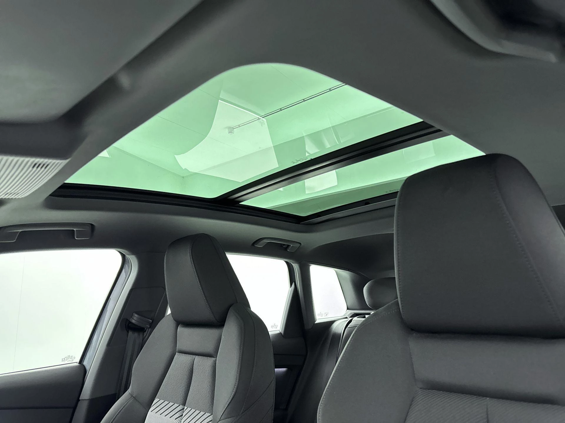 Audi-Q4 e-tron-image-13