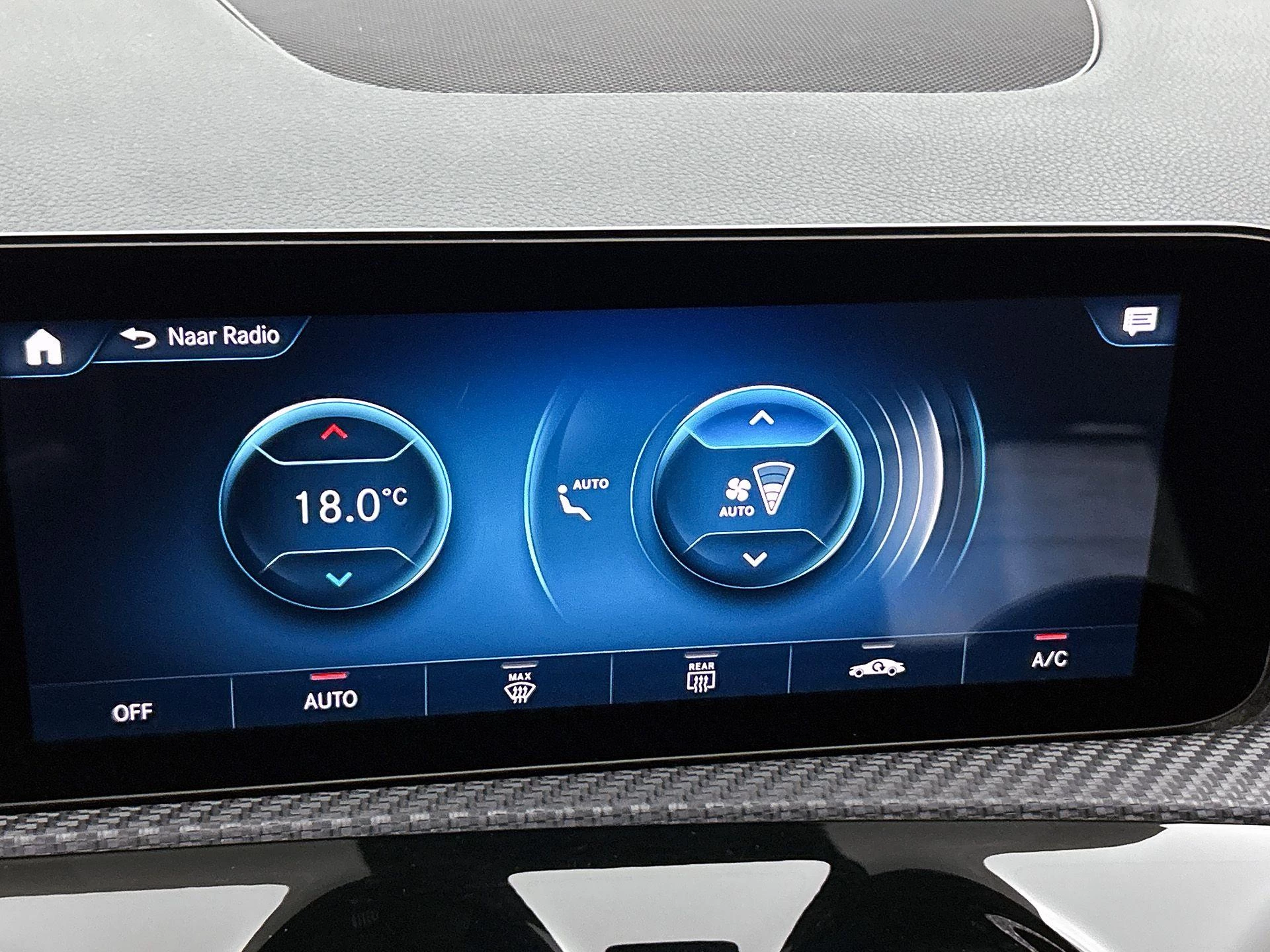 Mercedes-Benz-CLA-image-24