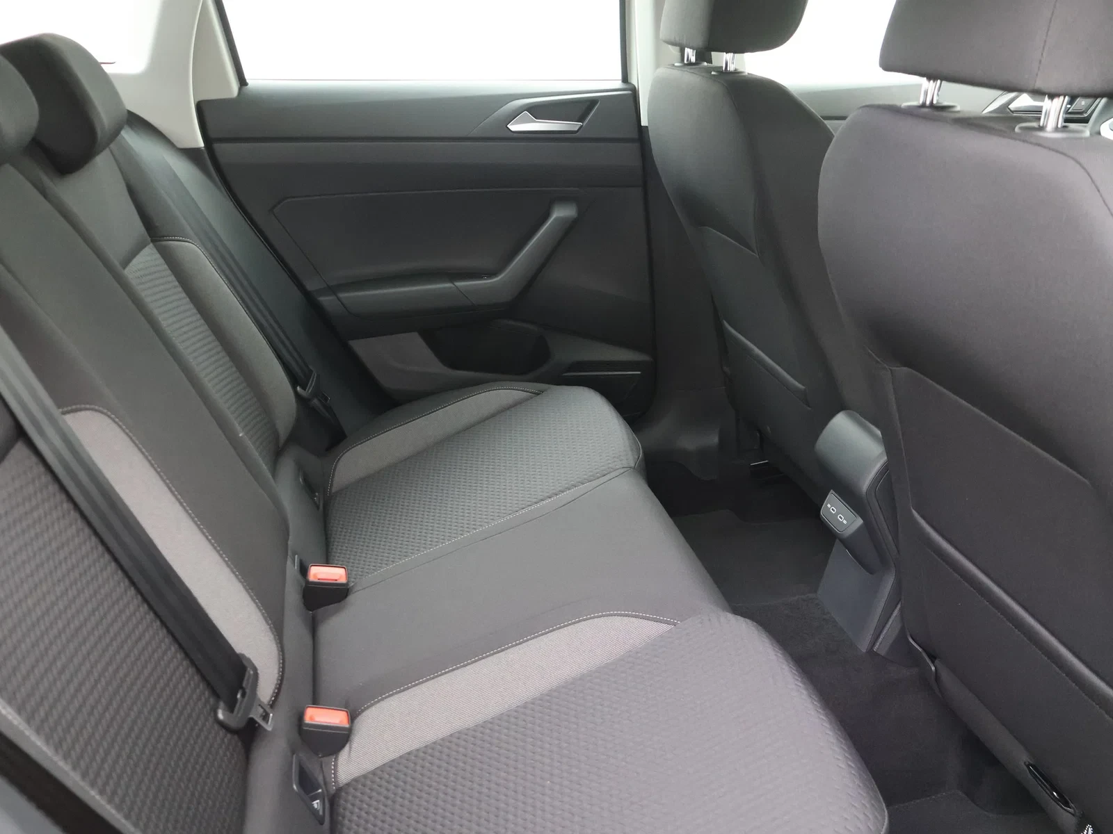 Volkswagen-Taigo-image-7