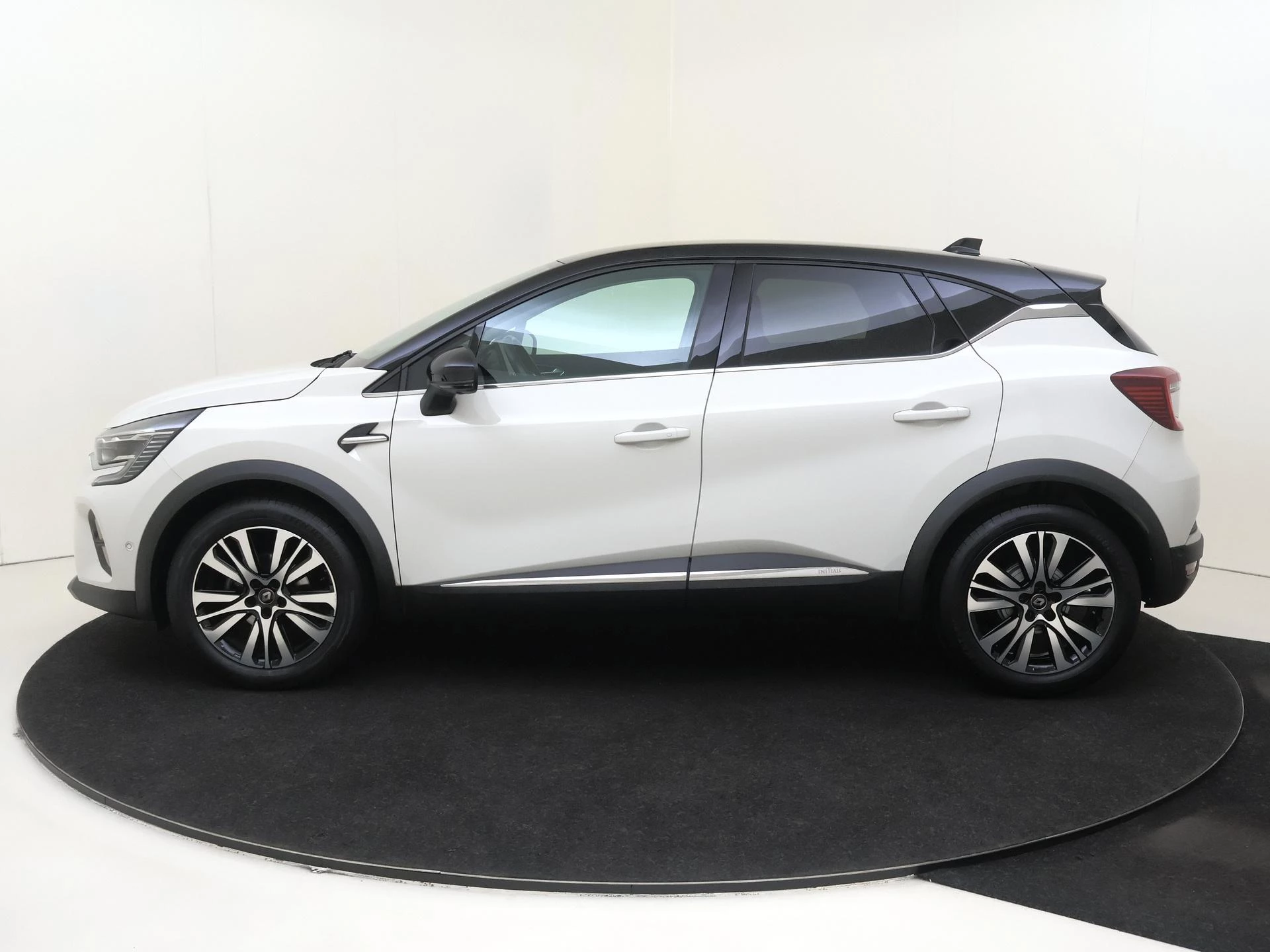 Renault-Captur-image-7