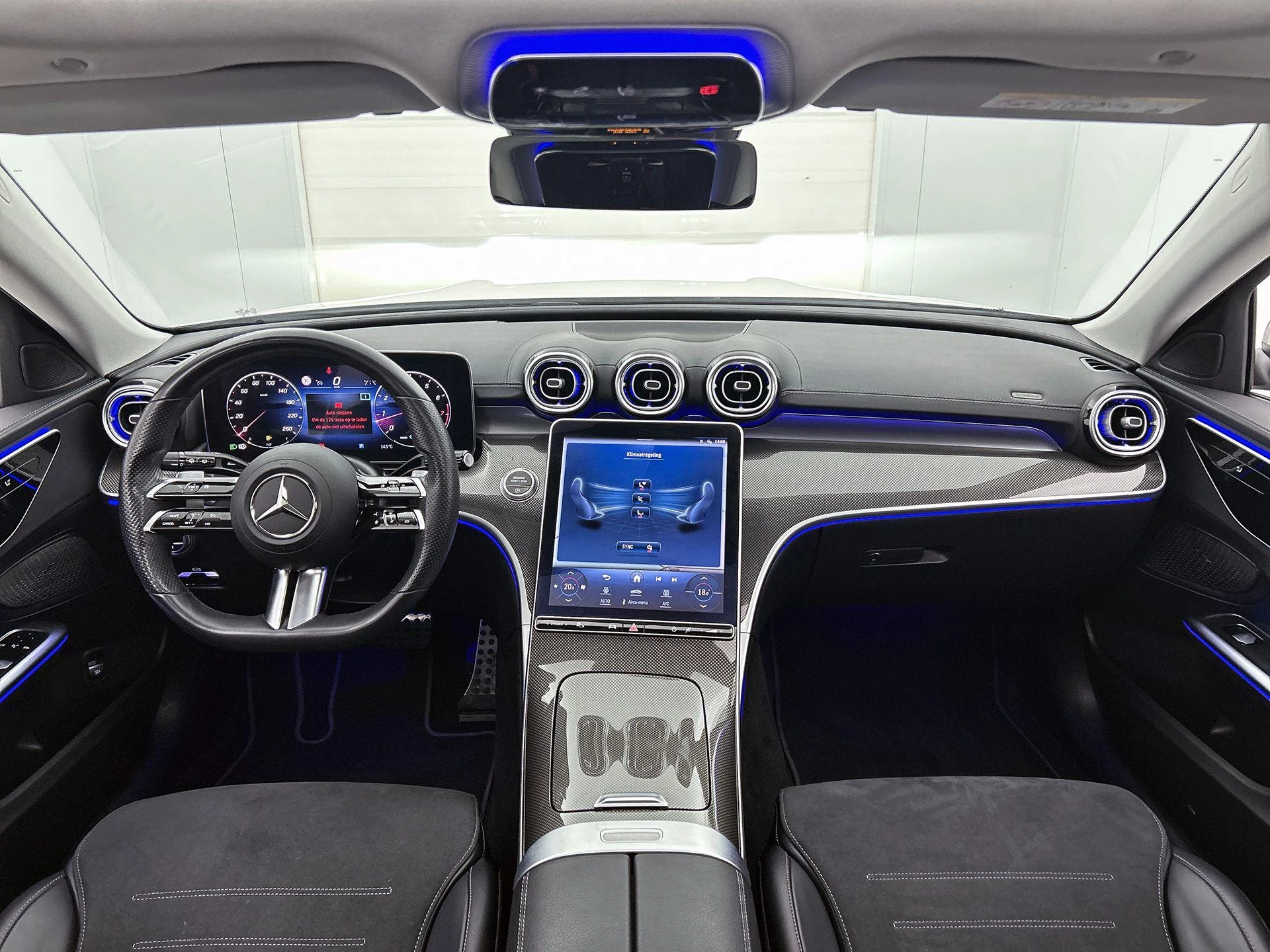 Mercedes-Benz-C-Klasse-image-16