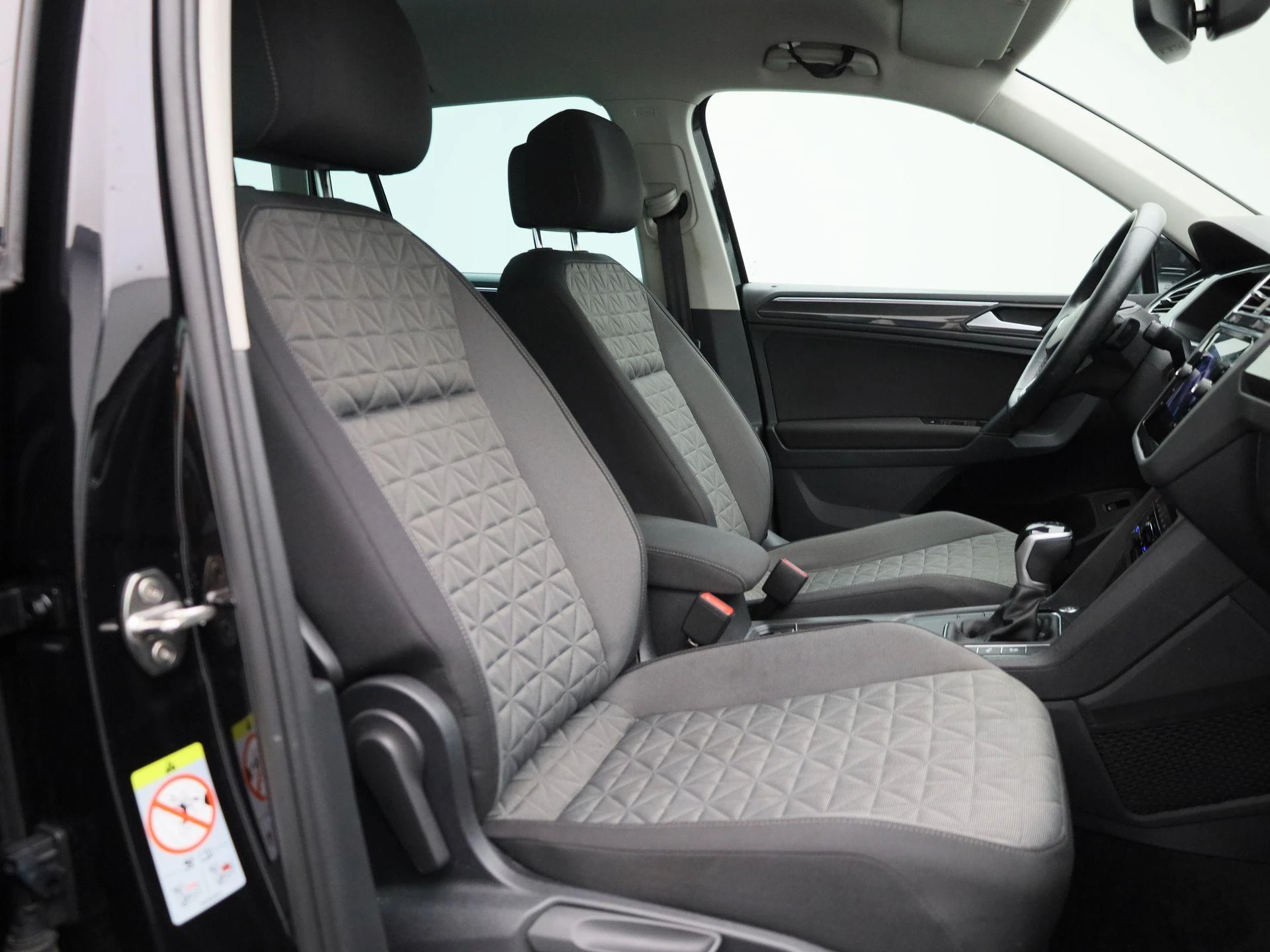 Volkswagen-Tiguan-image-38