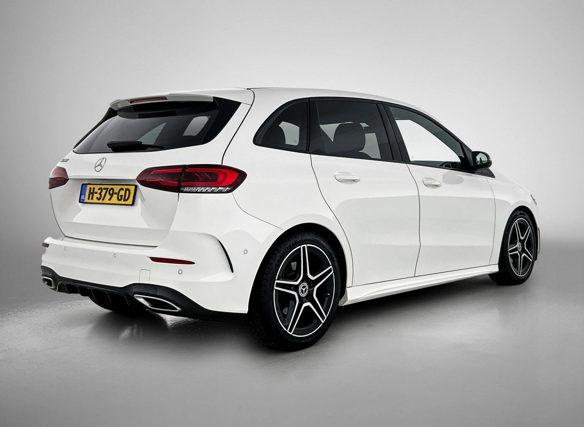 Mercedes-Benz-B-Klasse-image-5