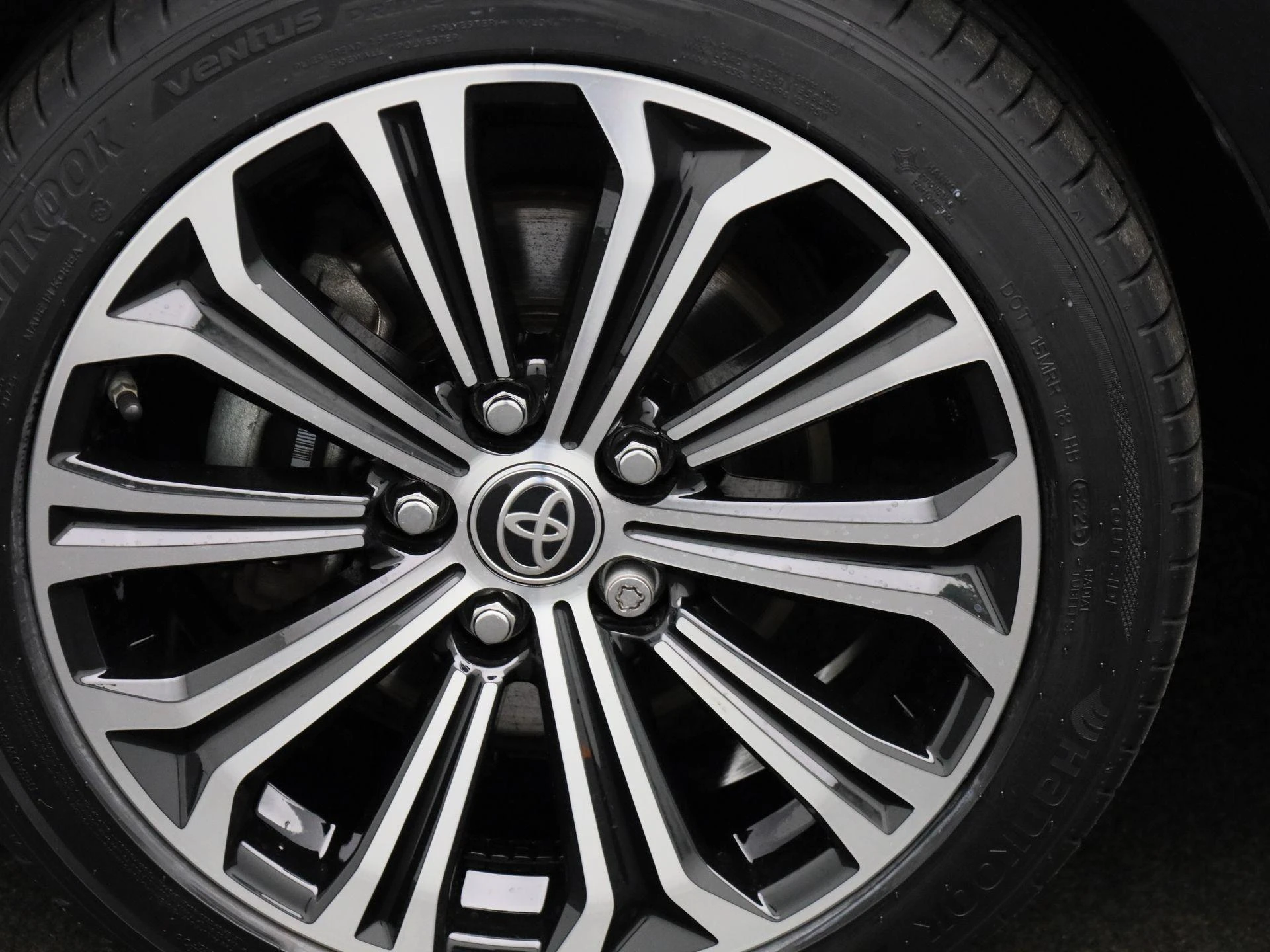 Toyota-Corolla Touring Sports-image-14