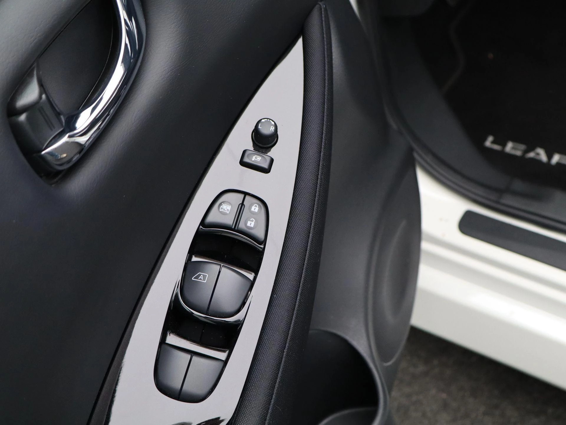 Nissan-Leaf-image-28