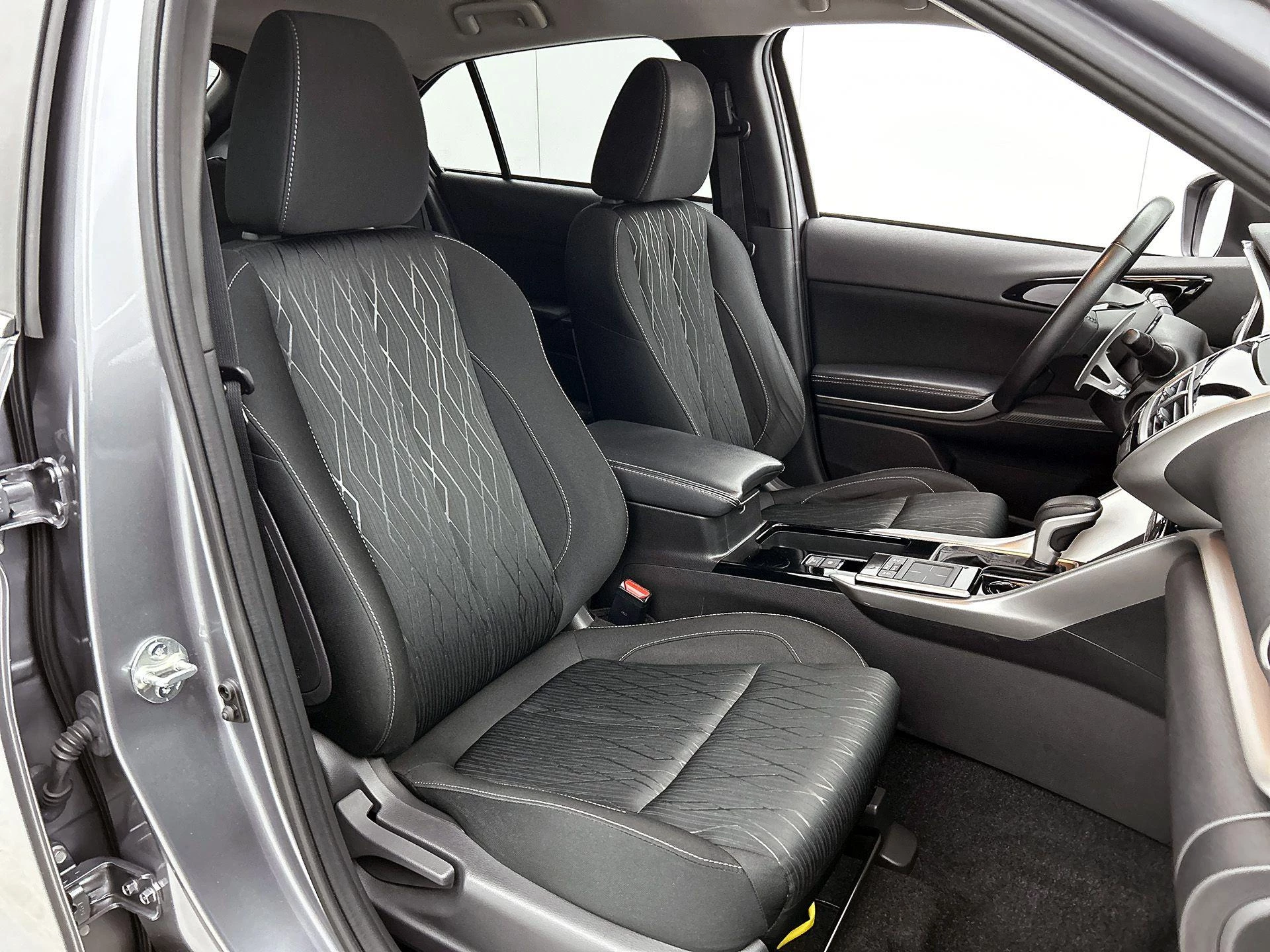 Mitsubishi-Eclipse Cross-image-34