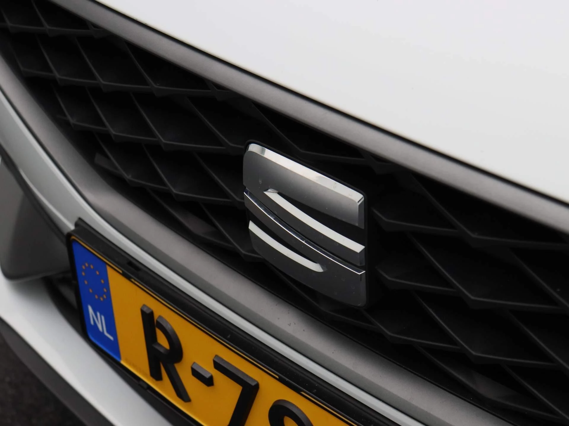 SEAT Leon Sportstourer 1.0 eTSI FR Business 110 PK