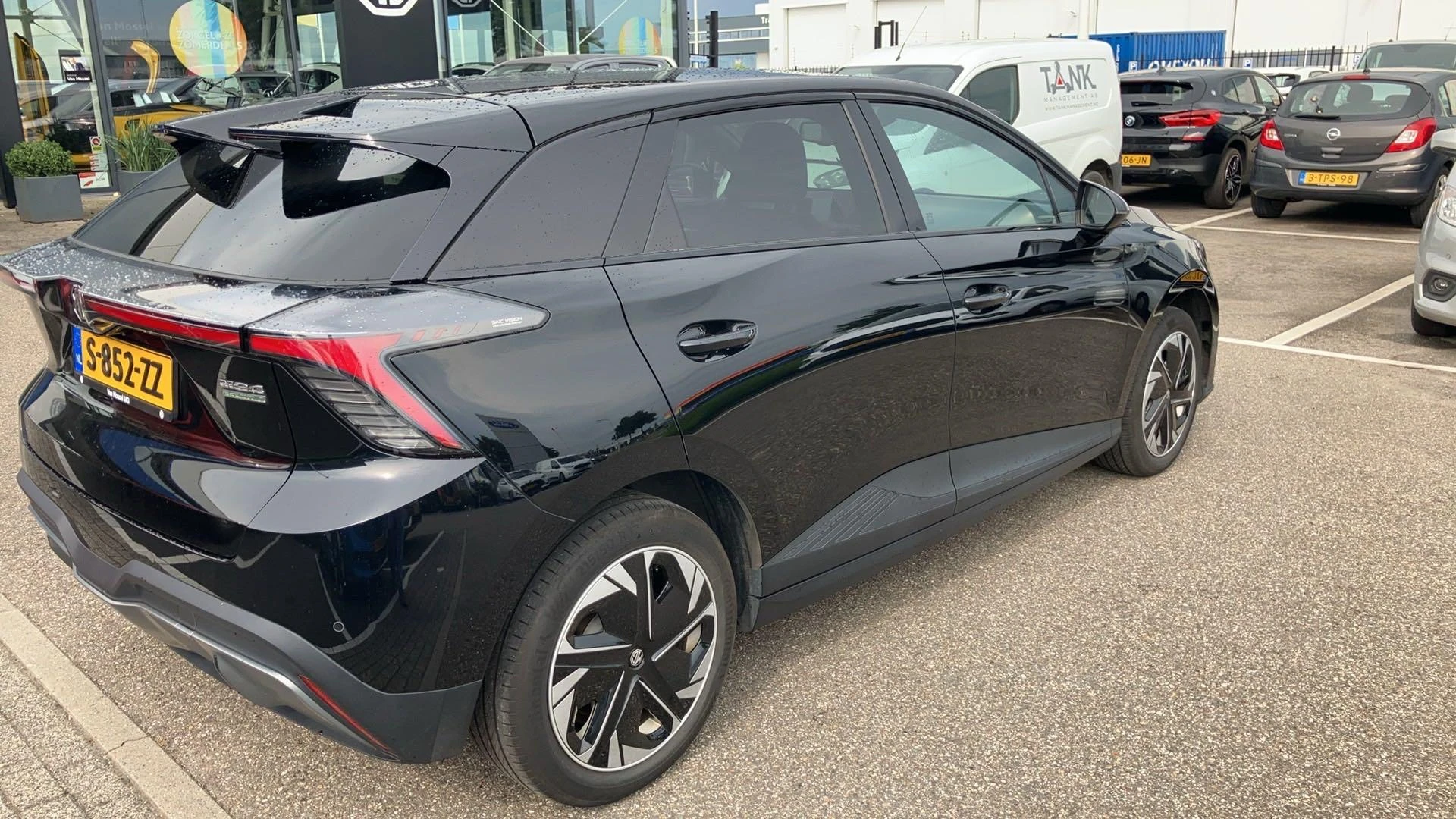 MG-MG4 EV-image-3