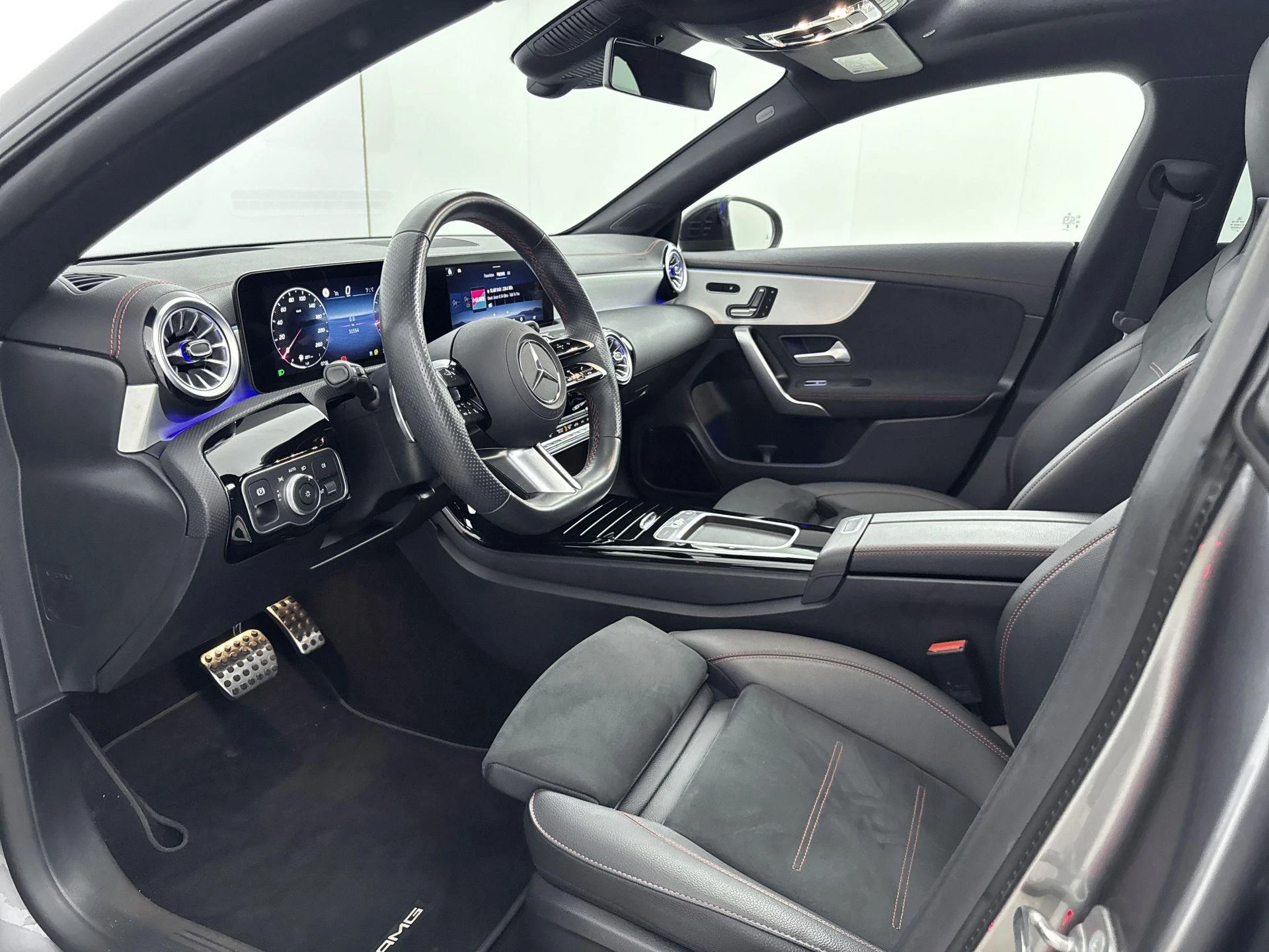 Mercedes-Benz-CLA-image-7