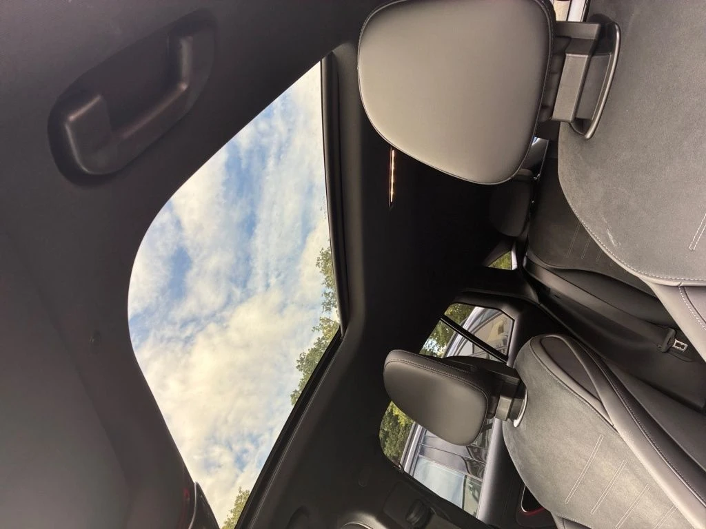 Mercedes-Benz-GLC 220 d-image-19