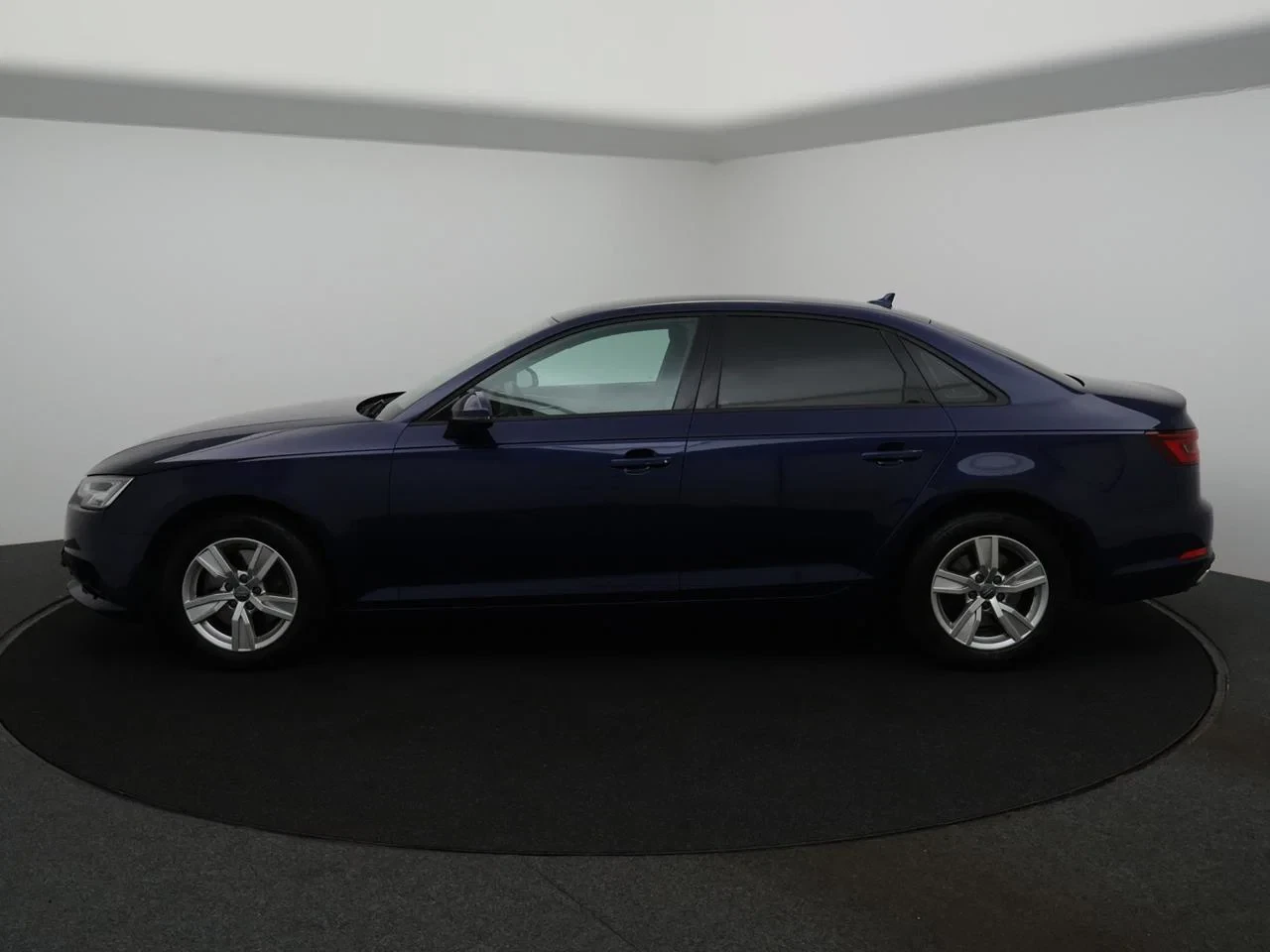 Audi-A4-image-5