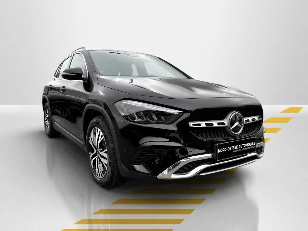 Mercedes-Benz-GLA 200-image-17