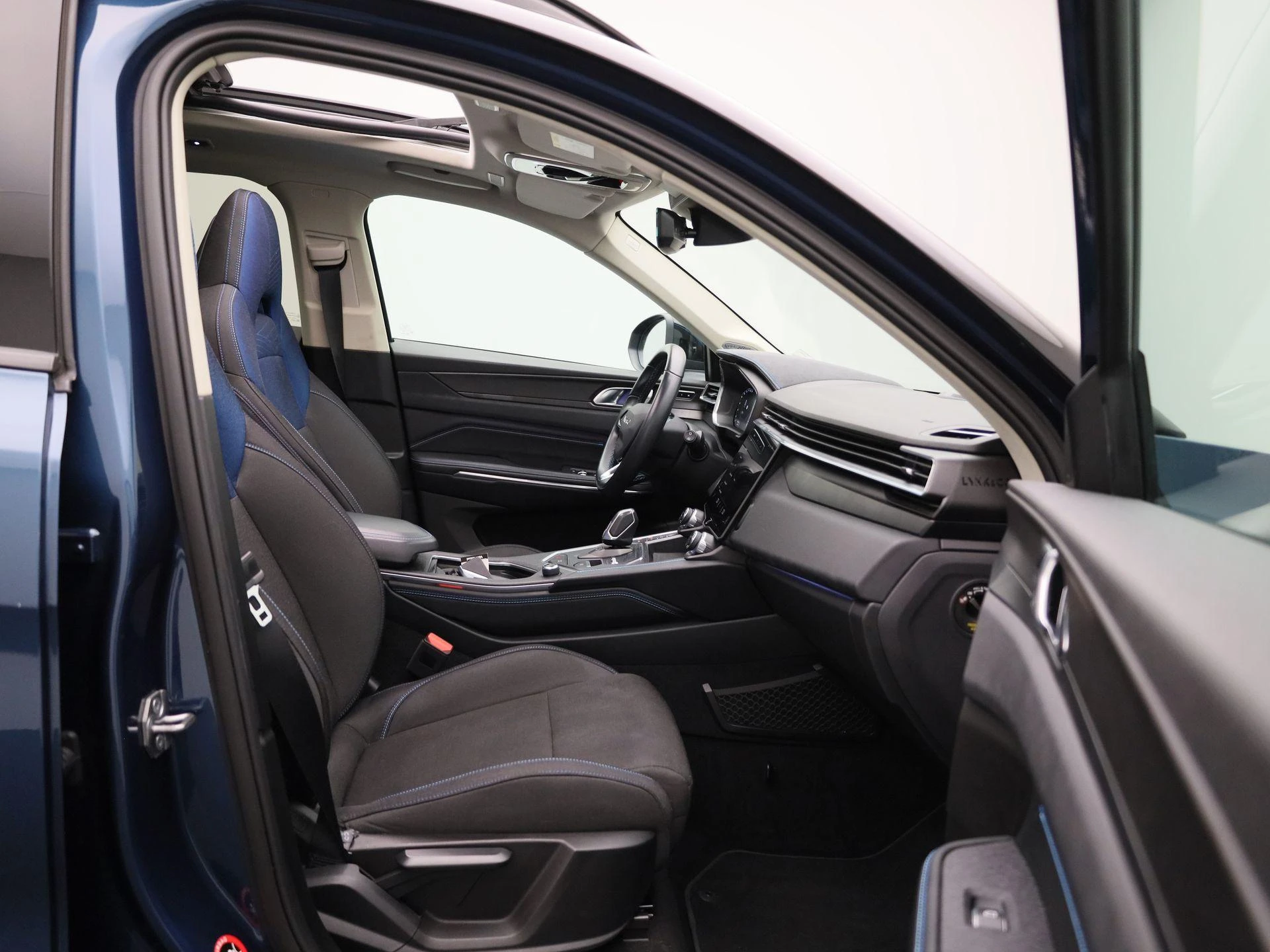 Lynk & Co-01-image-38