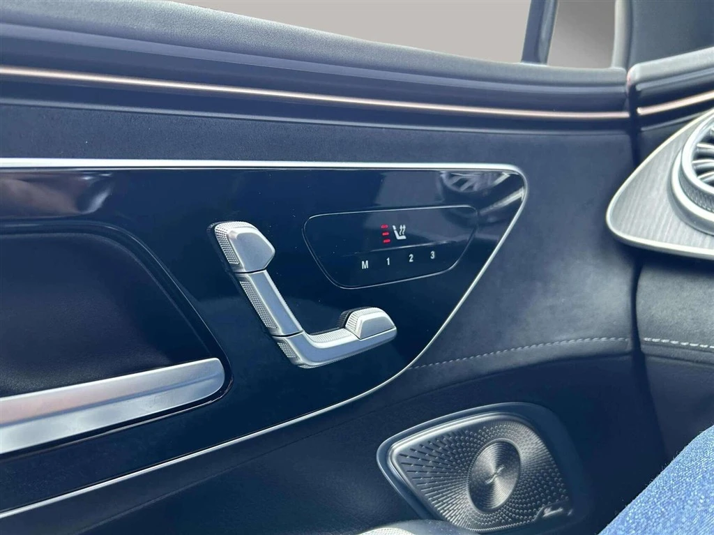 Mercedes-Benz-EQE-image-10