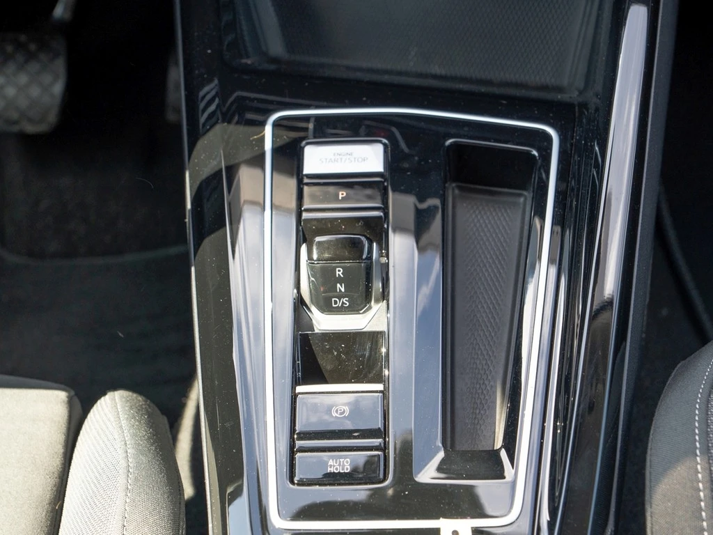 Volkswagen-Golf-image-14