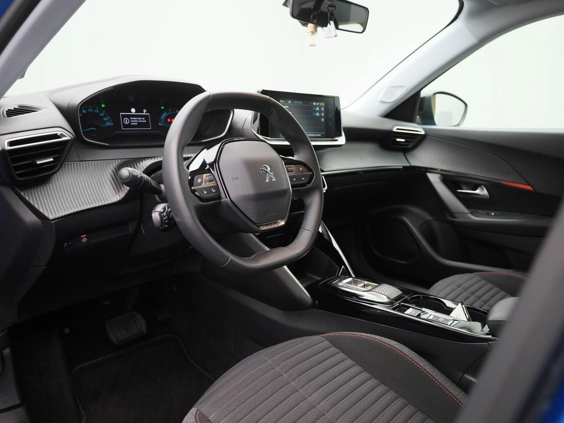 Peugeot-e-2008-image-30
