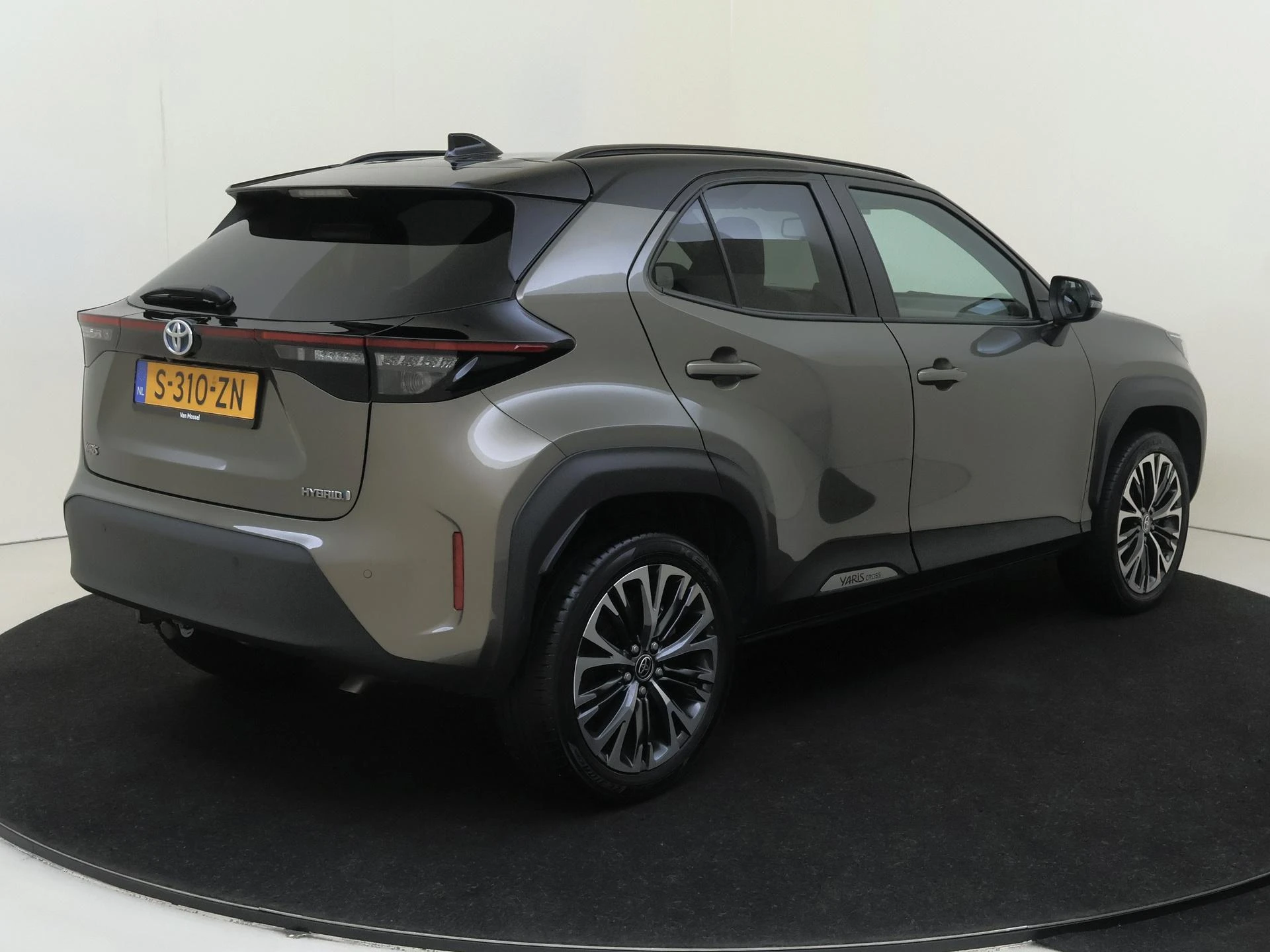 Toyota-Yaris Cross-image-4
