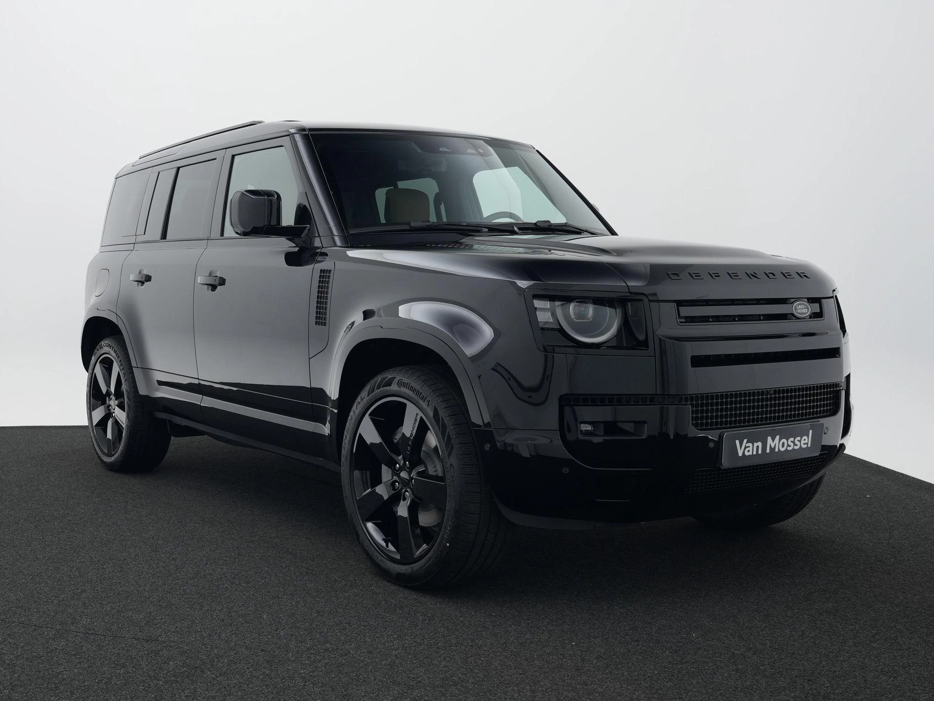 Land Rover-Defender-image-13