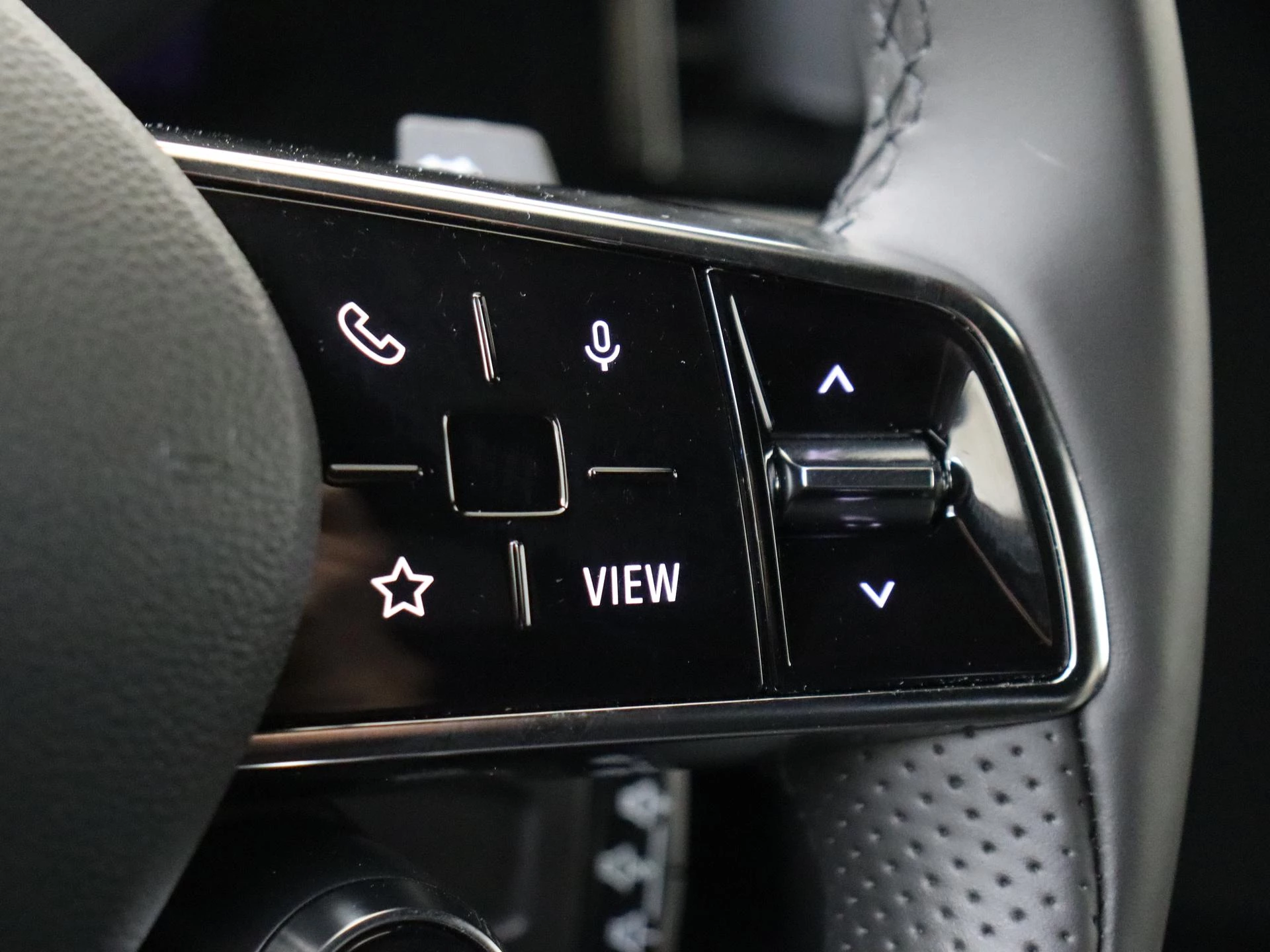 Renault-Megane E-Tech-image-13