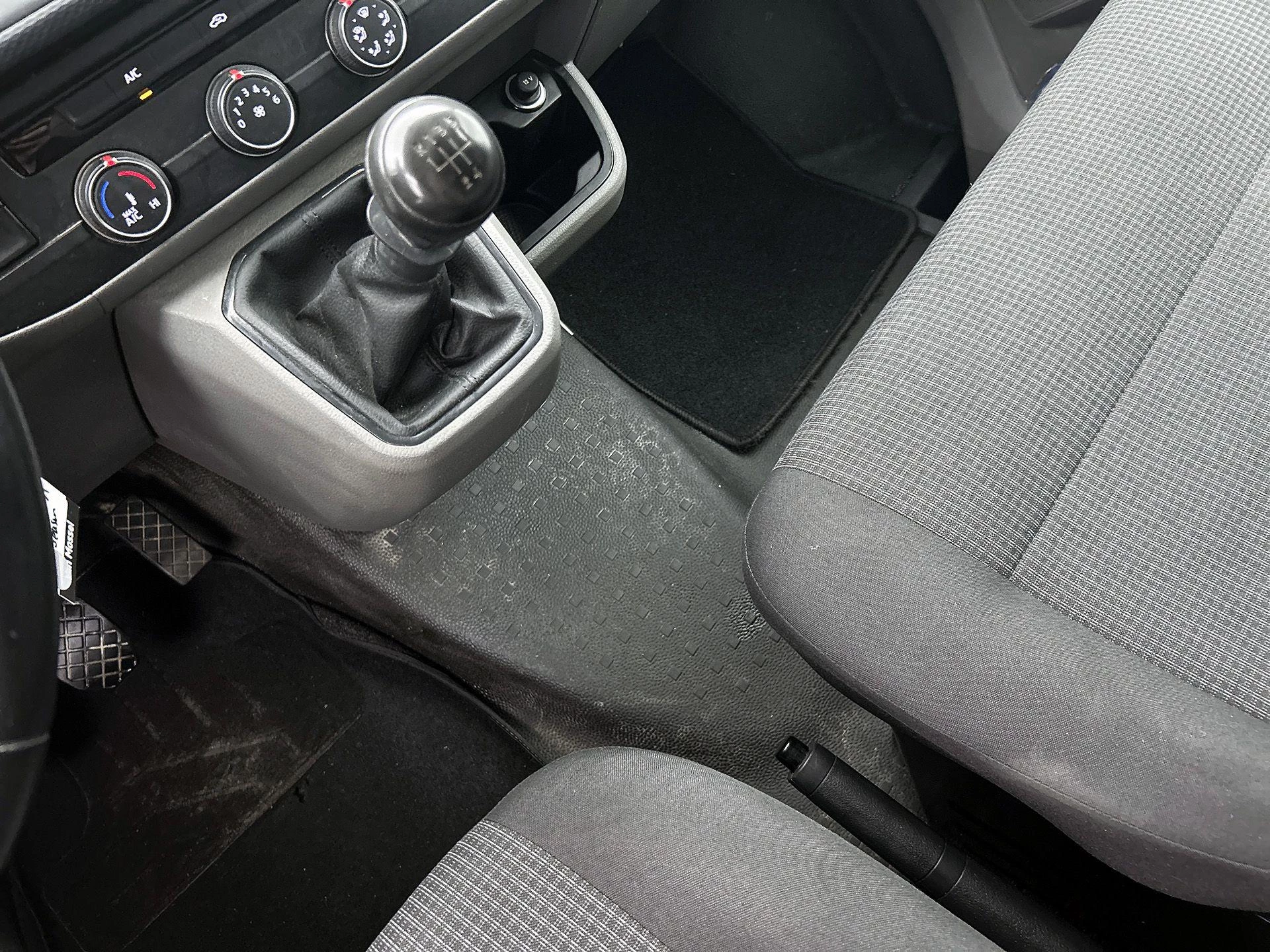 Volkswagen Transporter 2.0 TDI L1H1 28 110 PK