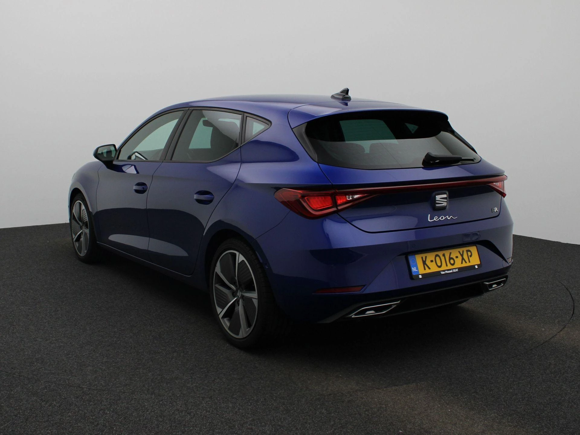 SEAT-Leon-image-1