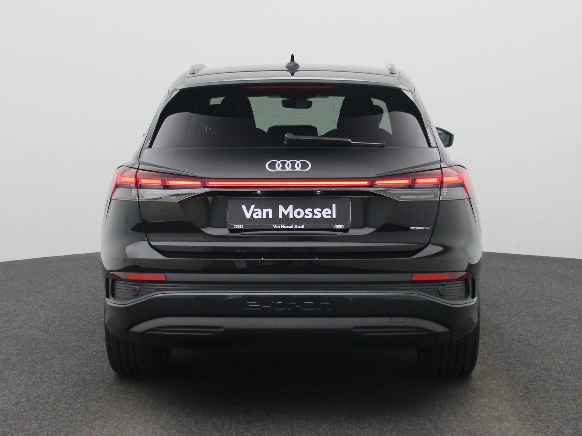 Audi-Q4 e-tron-image-4