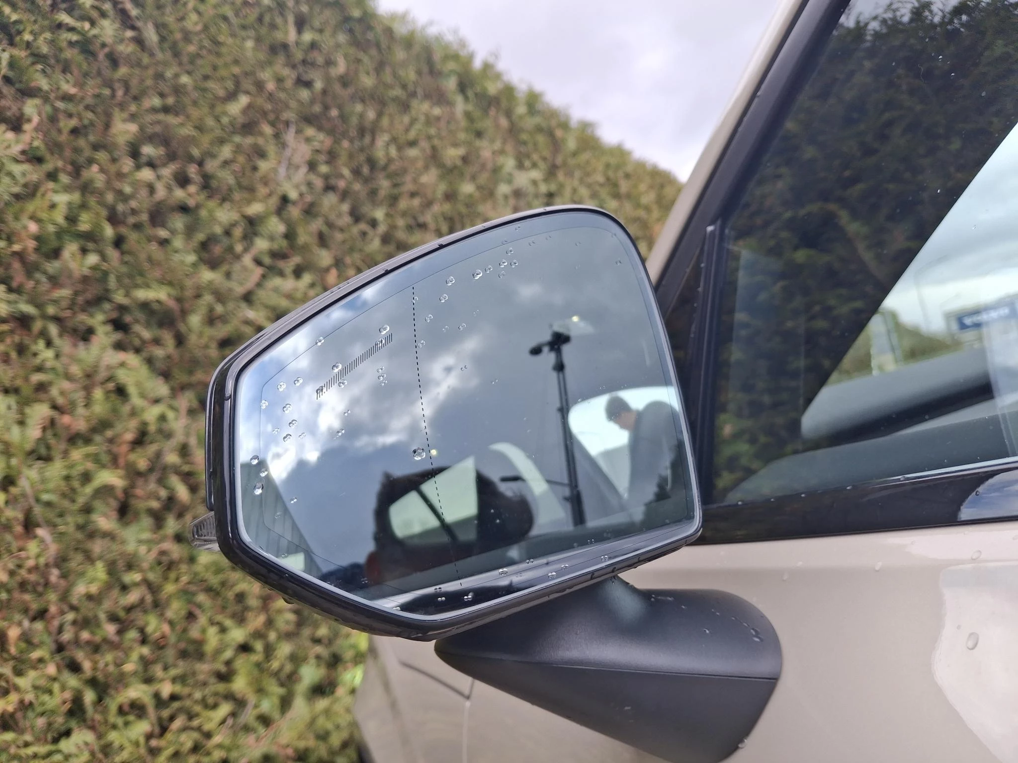 Volvo-EX30-image-21