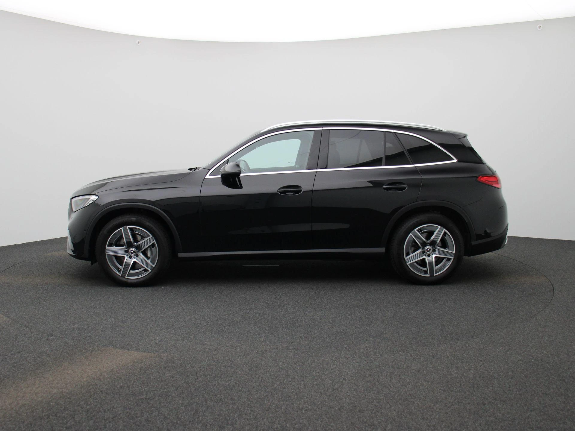 Mercedes-Benz-GLC-image-3