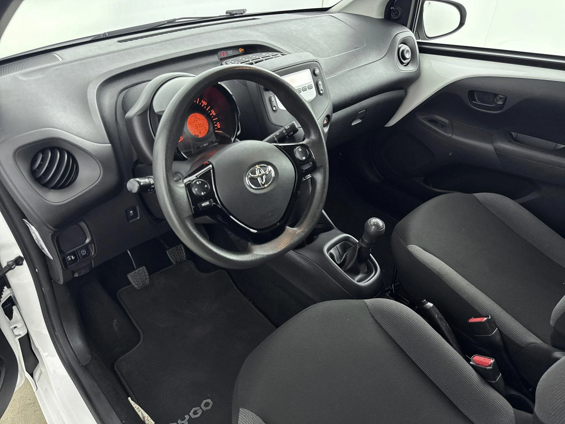 Toyota-Aygo-image-10