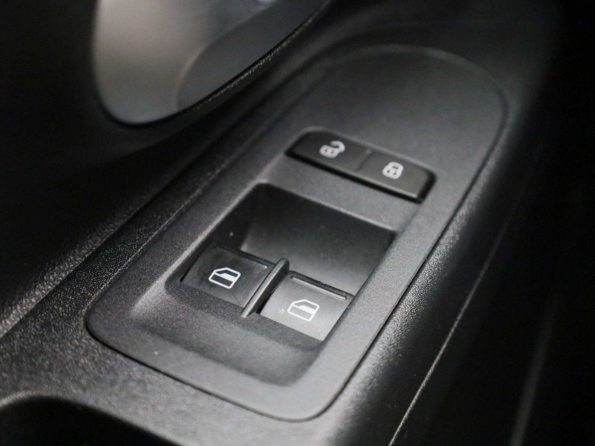 Volkswagen-up!-image-21