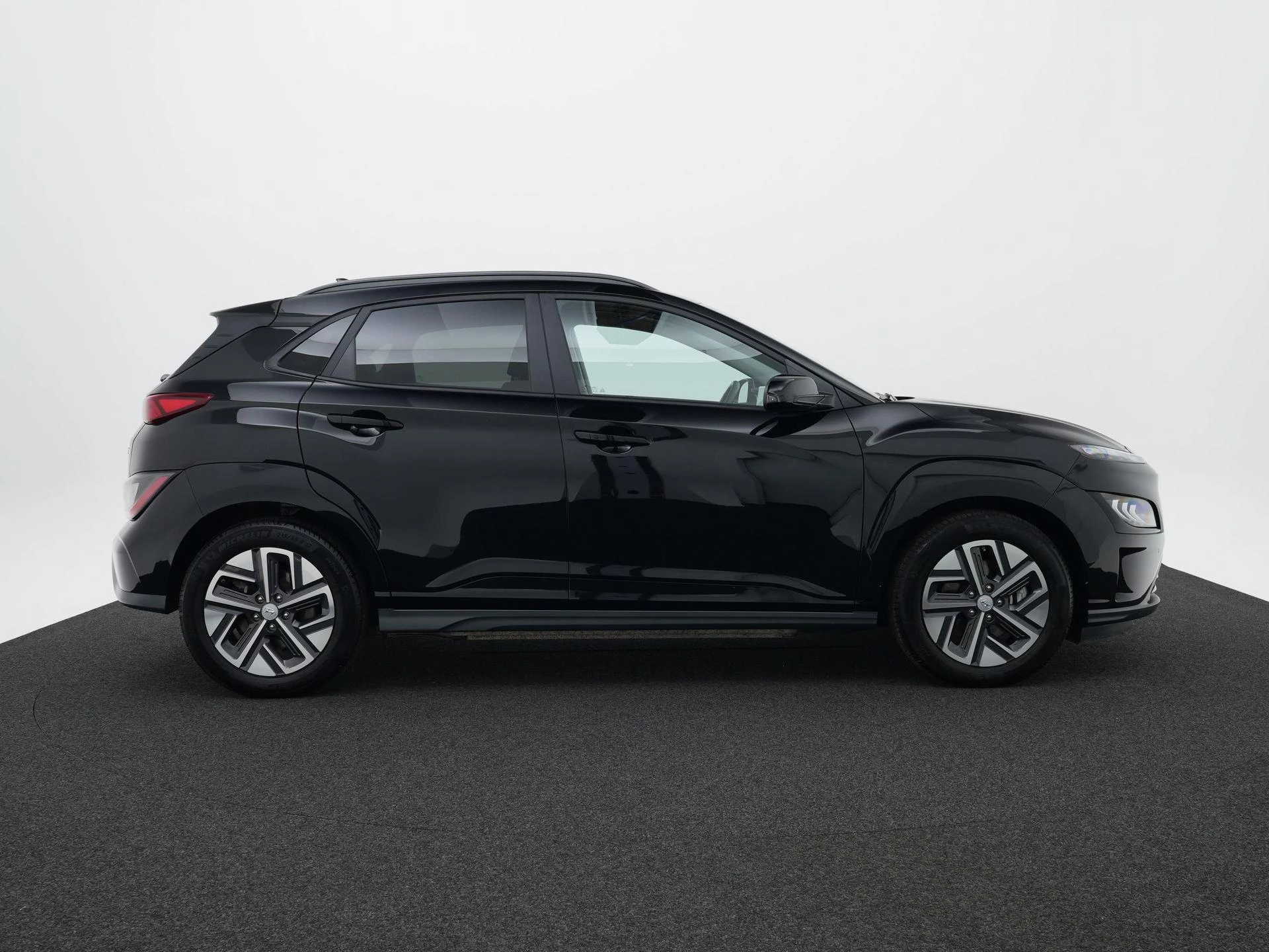 Hyundai Kona EV Premium 64 kWh