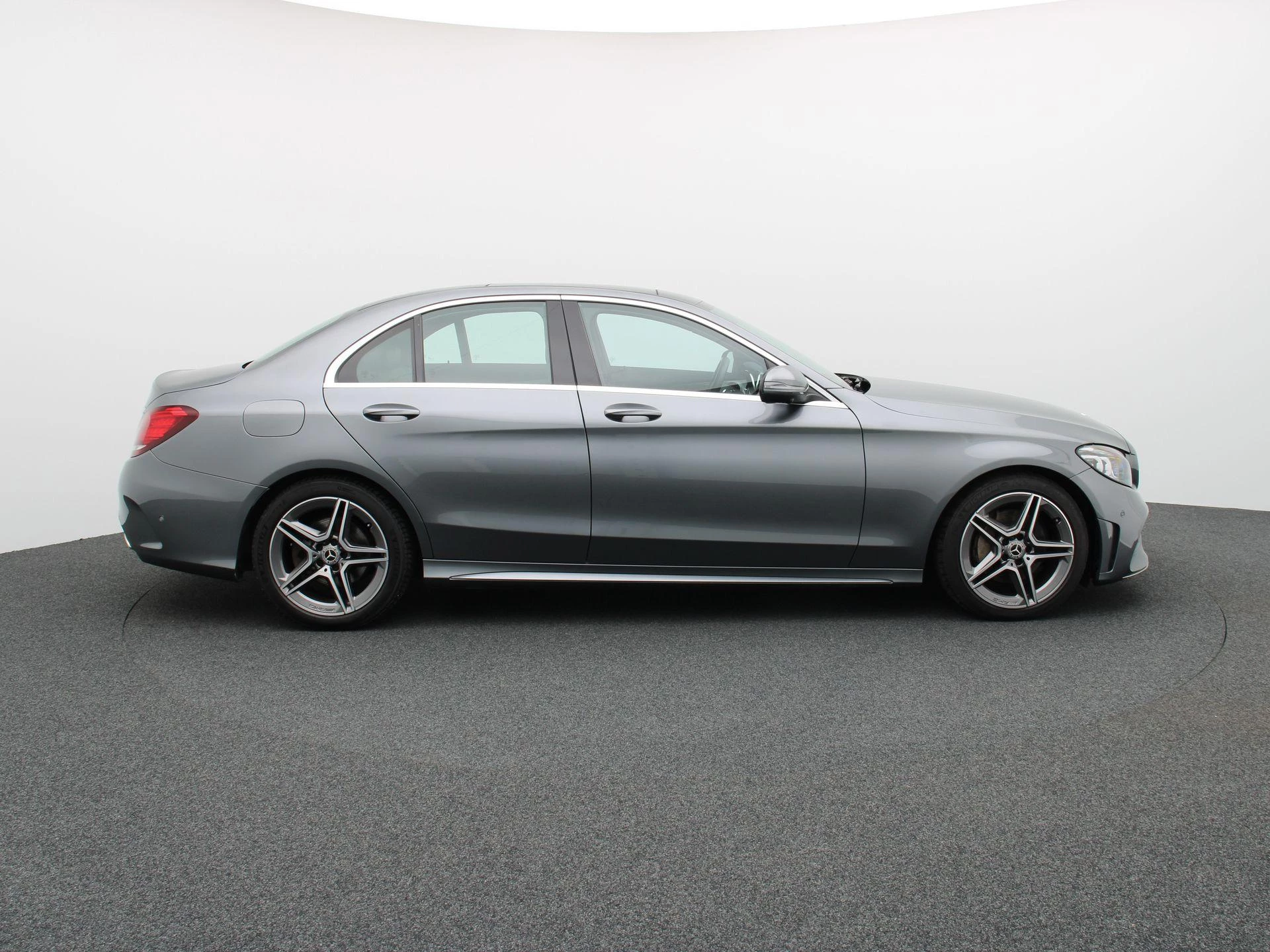 Mercedes-Benz C-Klasse 200 AMG LINE BERLINE + CARPLAY + PANORAMISCH DAK + MULTIBEAM LED +