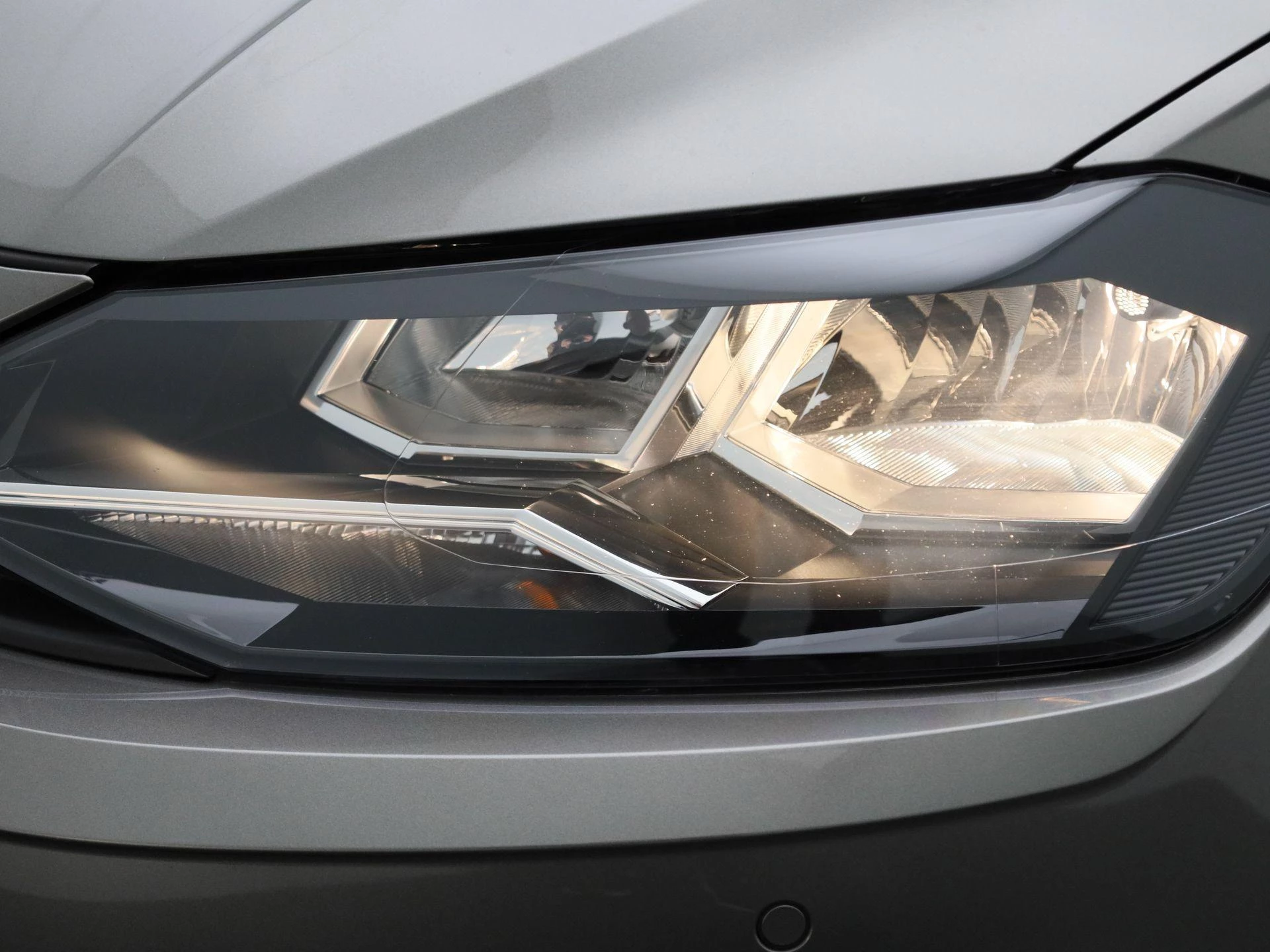 Volkswagen-Polo-image-13