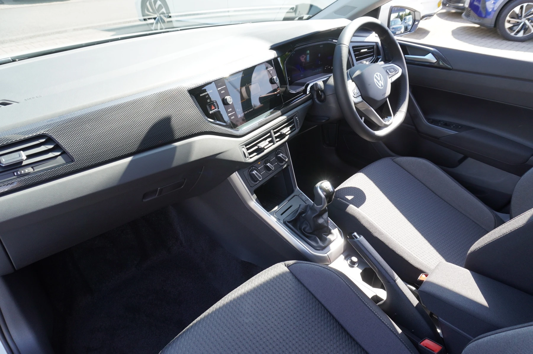 Volkswagen-Polo-image-1