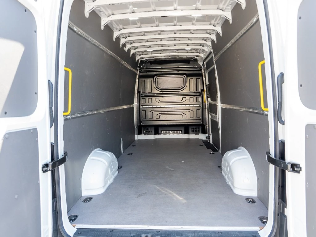 Volkswagen Crafter Kasten 2.0TDI lang Hochdach RearView