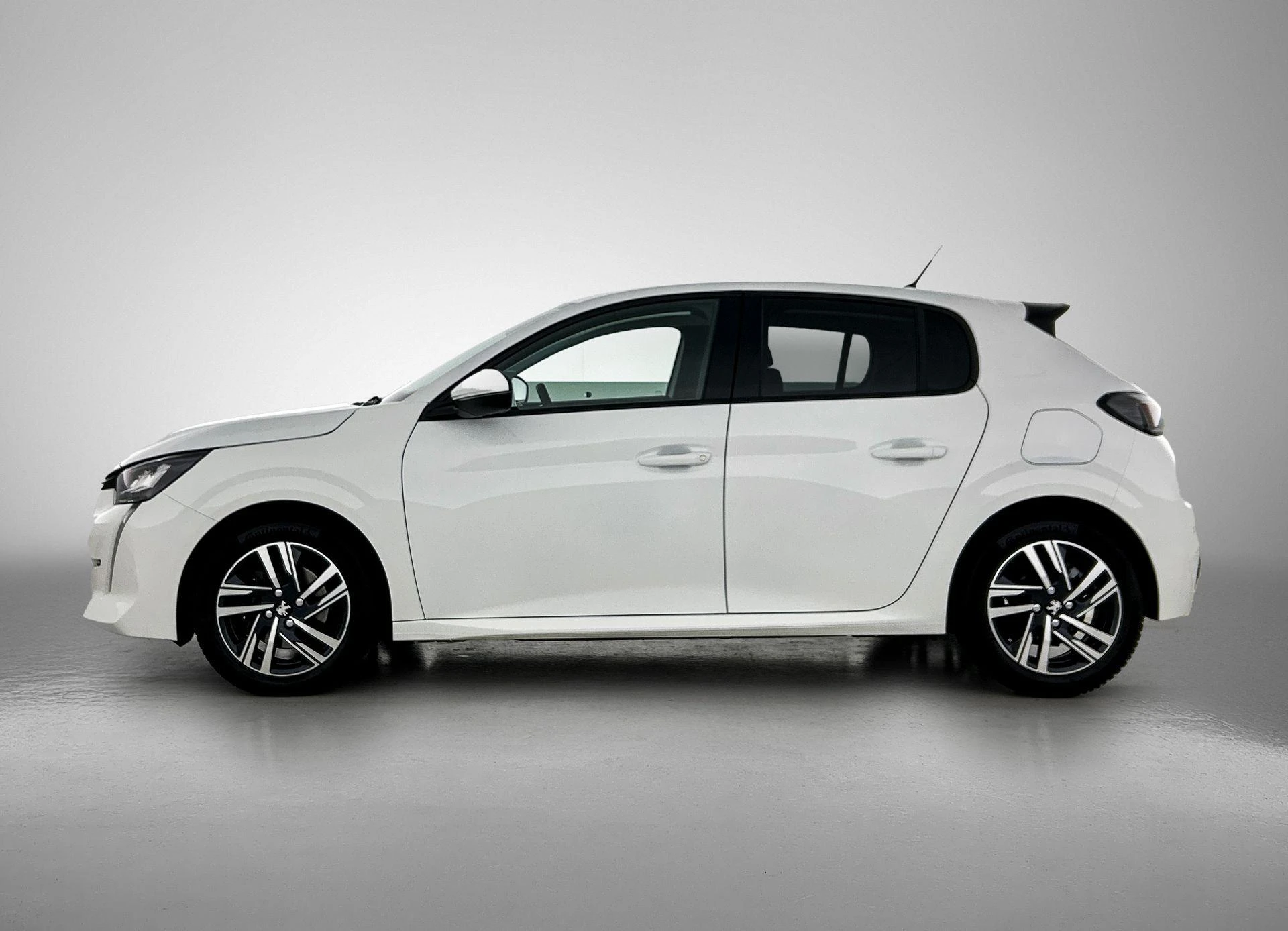 Peugeot-208-image-1