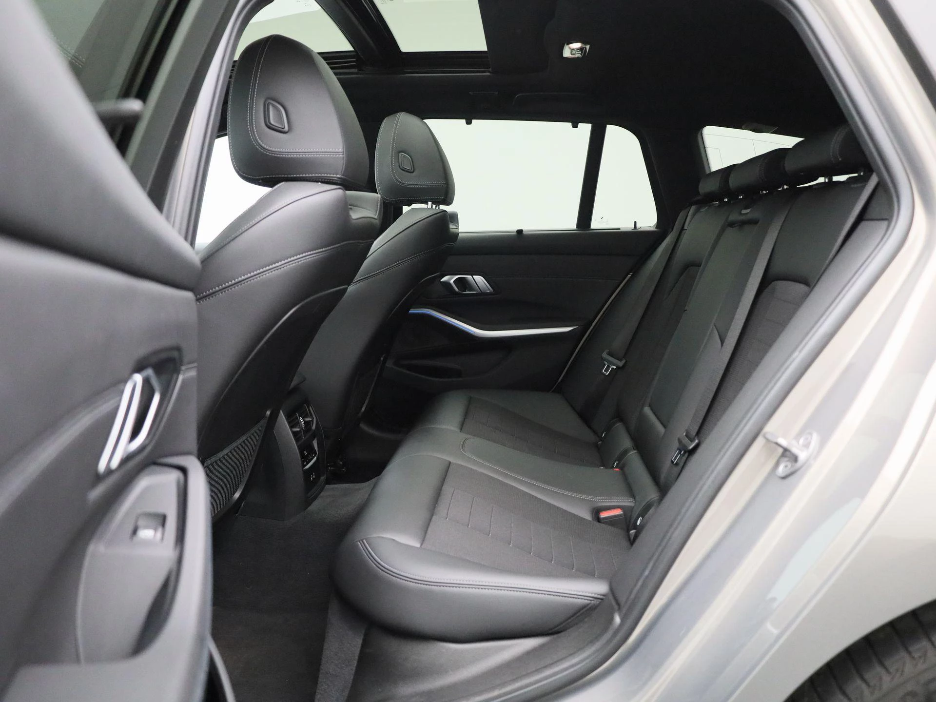 BMW-3 Serie-image-12