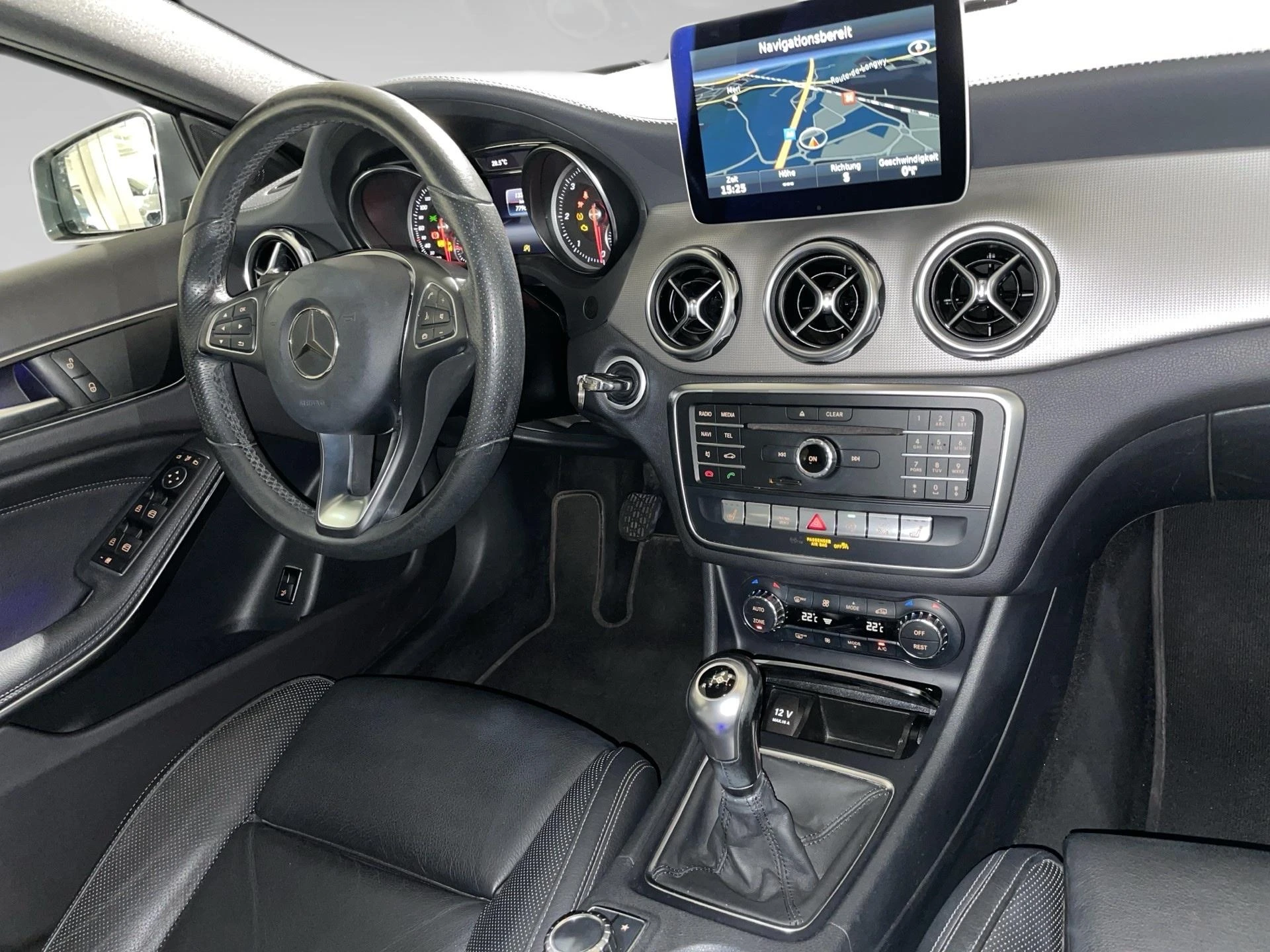 Mercedes-Benz-GLA-image-6