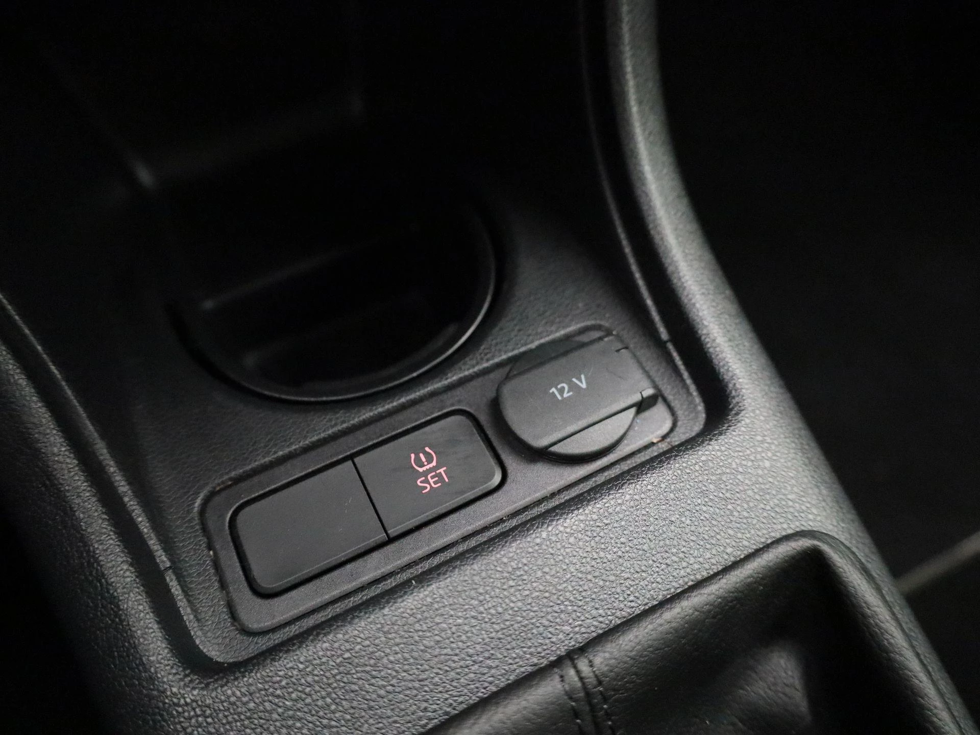 Volkswagen-up!-image-19