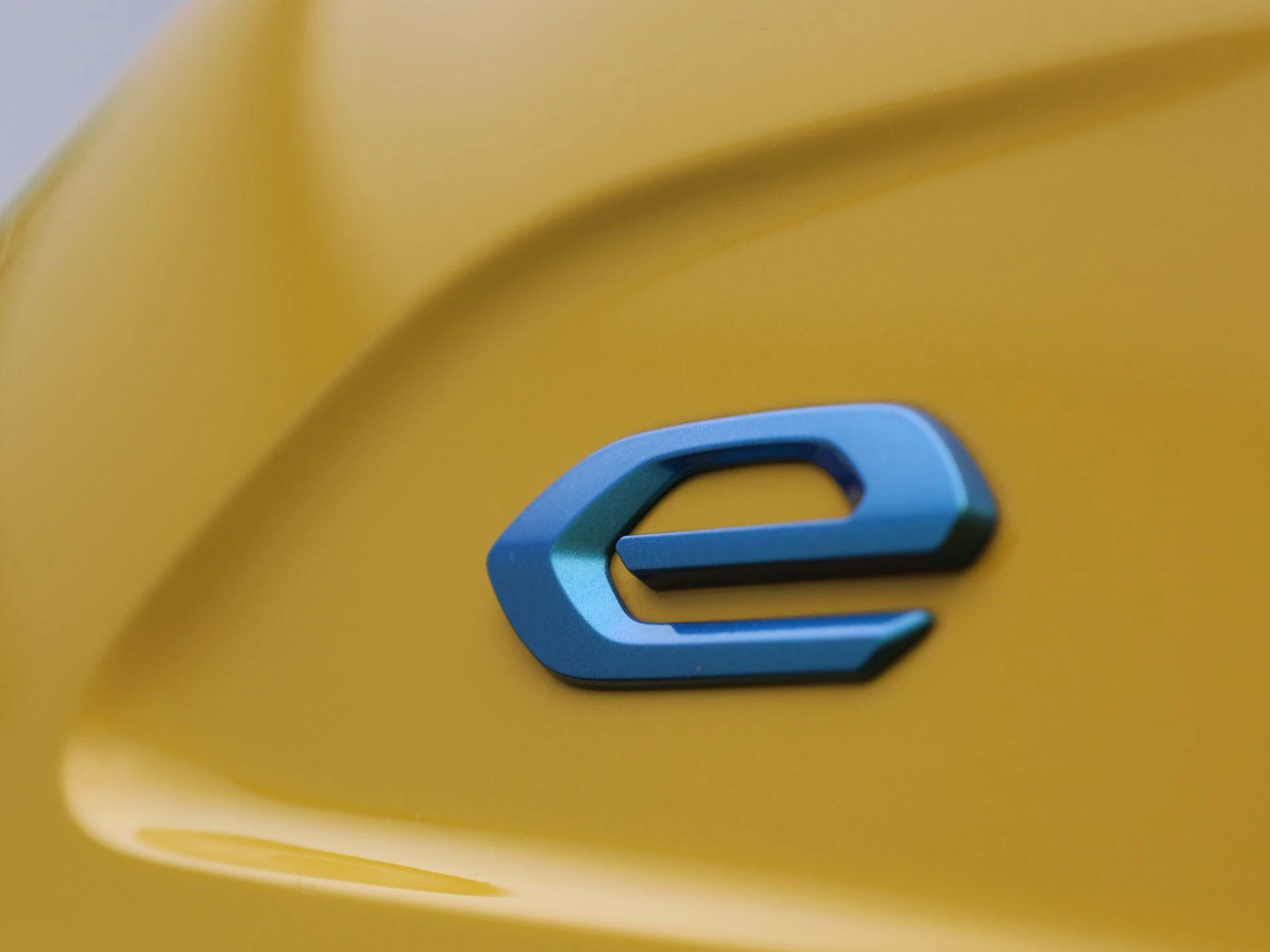 Peugeot-e-208-image-31