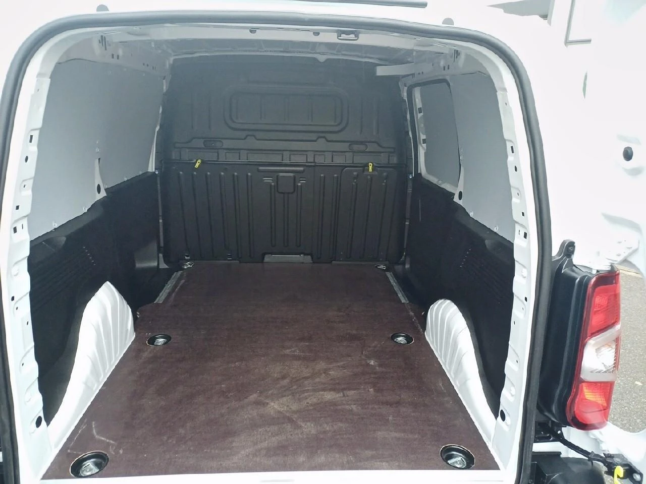Peugeot-Partner-image-10